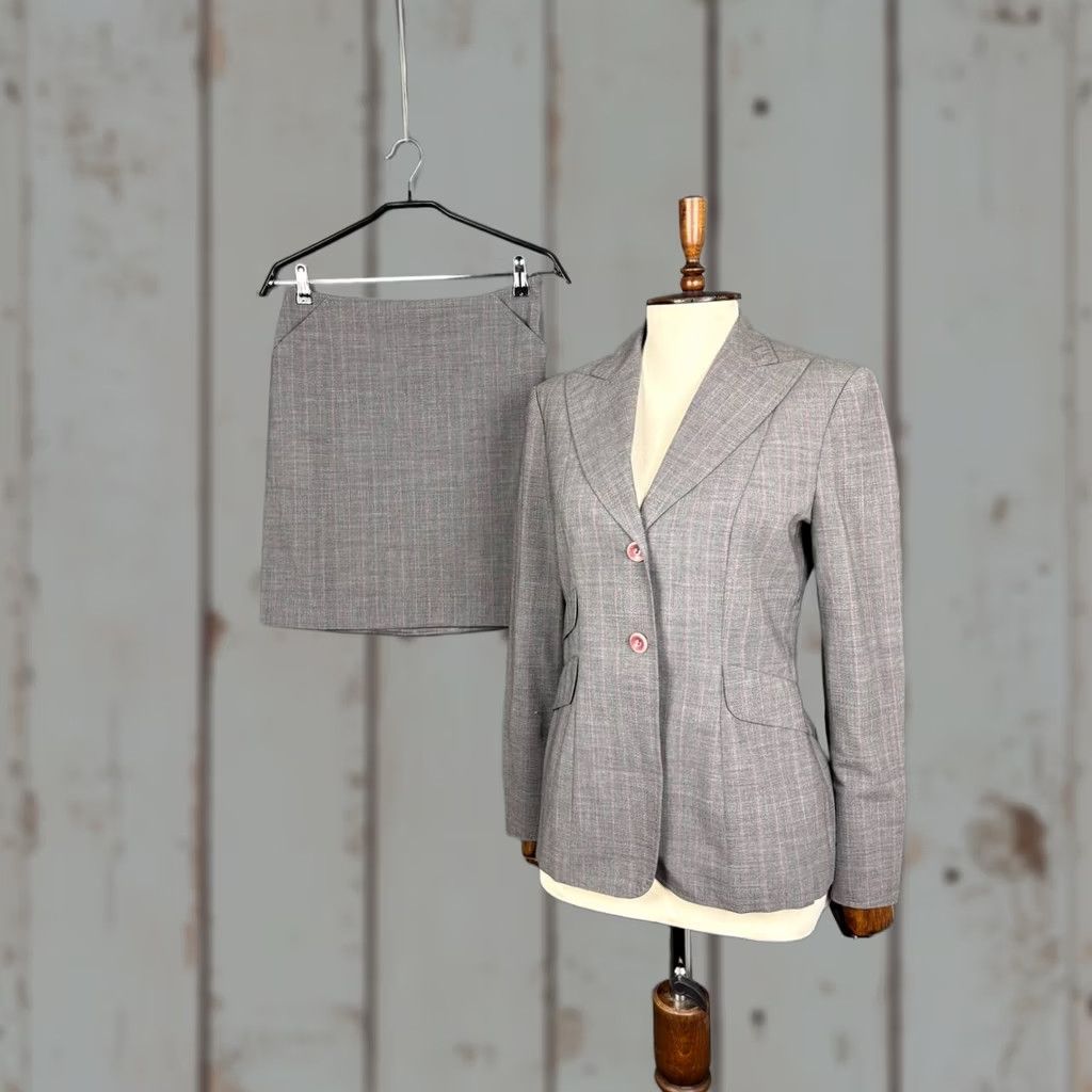 Moschino Moschino 2 Piece Plaid Lana Wool Blend Suit Gray Womens Size 42 Jacket Two-Button Double-Vented Regular Front Style Classic Modern Inseam 28 Size 28" / US 6 / IT 42 - 1 Thumbnail