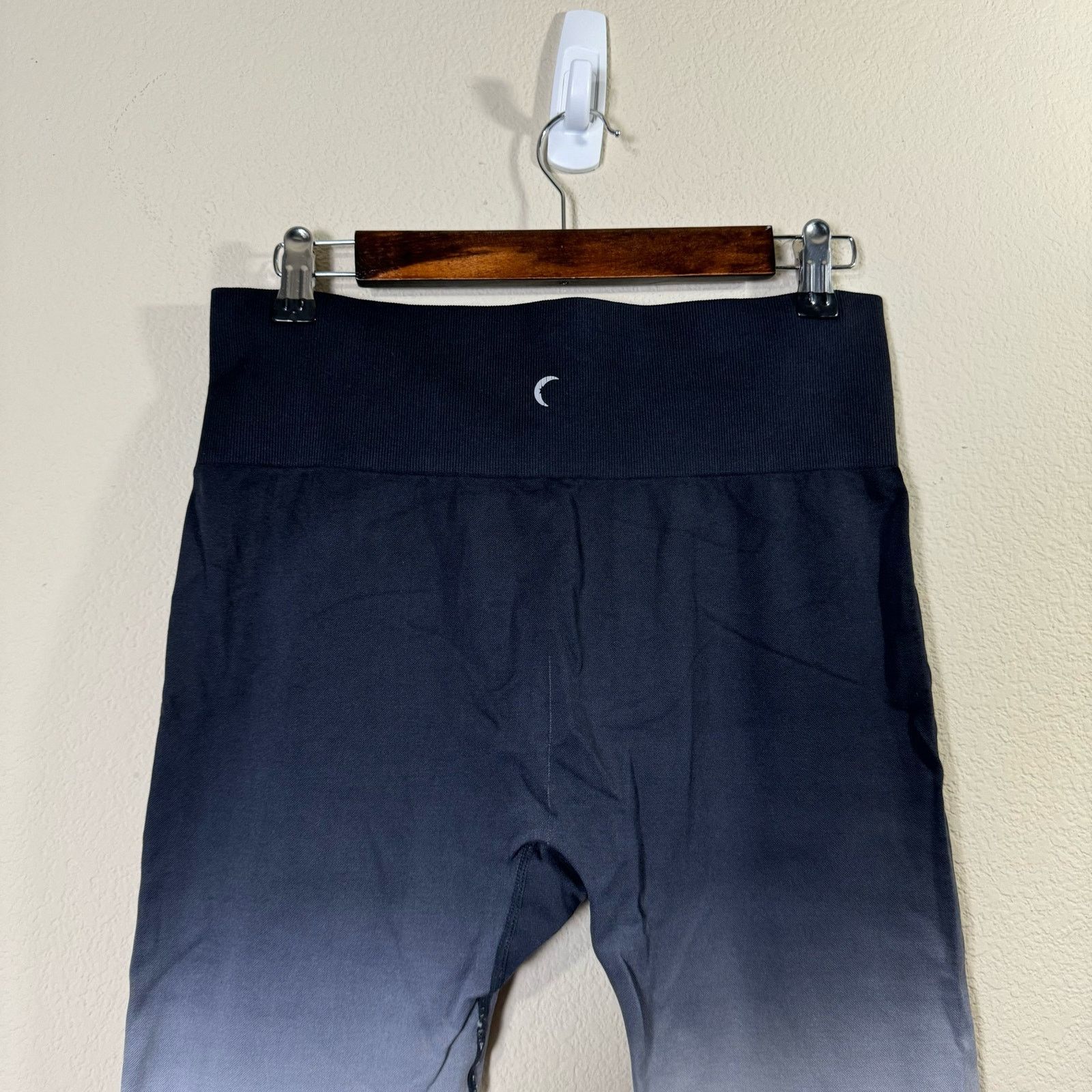 Lululemon zyia | black & white ombre light n tight 7/8 leggings sz L Size 30" / US 8 / IT 44 - 6 Thumbnail