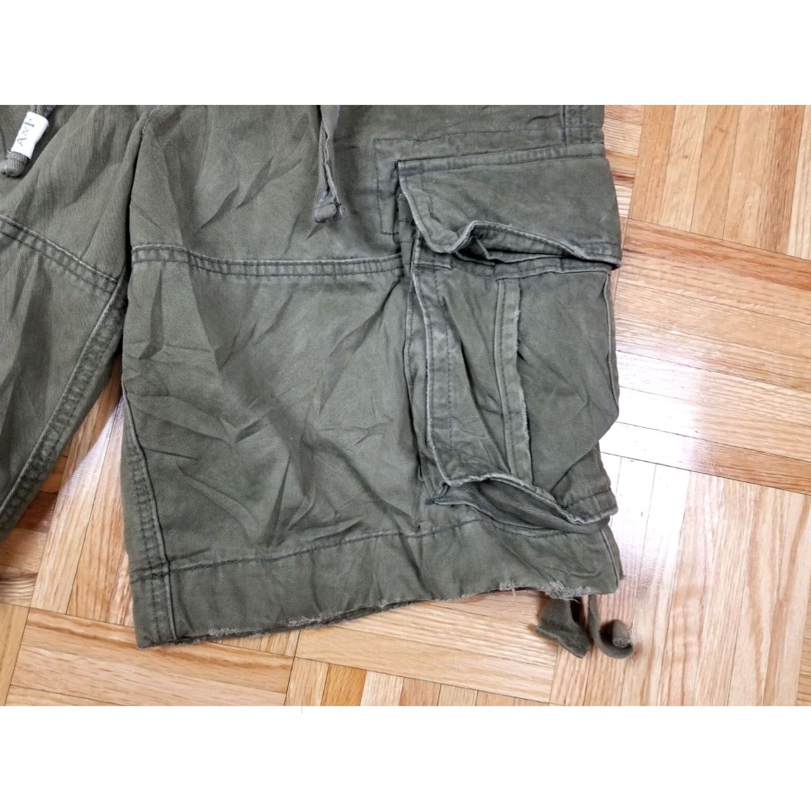 Abercrombie & Fitch VINTAGE ABERCROMBIE & FITCH CARGO SHORTS MEN'S 31 MILITARY KHAKI DUCK CANVAS CARGO PANTS Mens Size US 31 - 5 Thumbnail