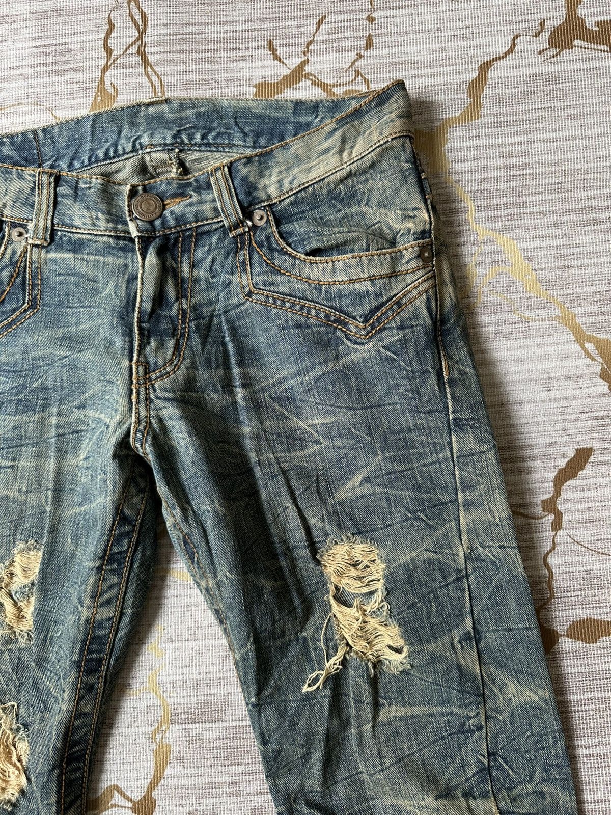 Japanese Brand FLARE Rattle Trap Claw Marks Distressed Curve Leg Denim Size US 32 / EU 48 - 11 Thumbnail