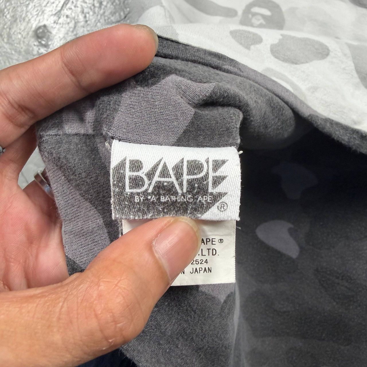Bape A Bathing Ape (BAPE) Vintage Reversible Camo Tee Size US L / EU 52-54 / 3 - 12 Thumbnail