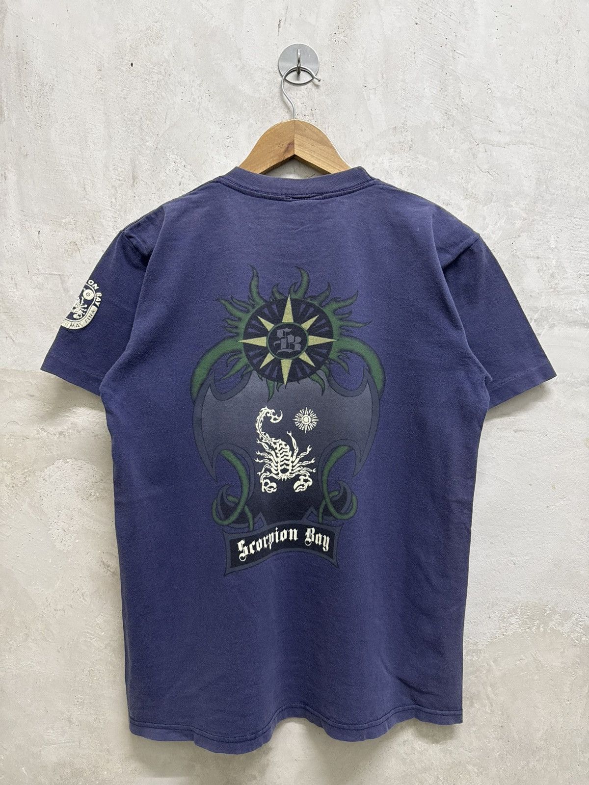 Vintage Vintage 90s Scorpion Bay Surfing Hard Art T-shirt Size US M / EU 48-50 / 2 - 1 Thumbnail