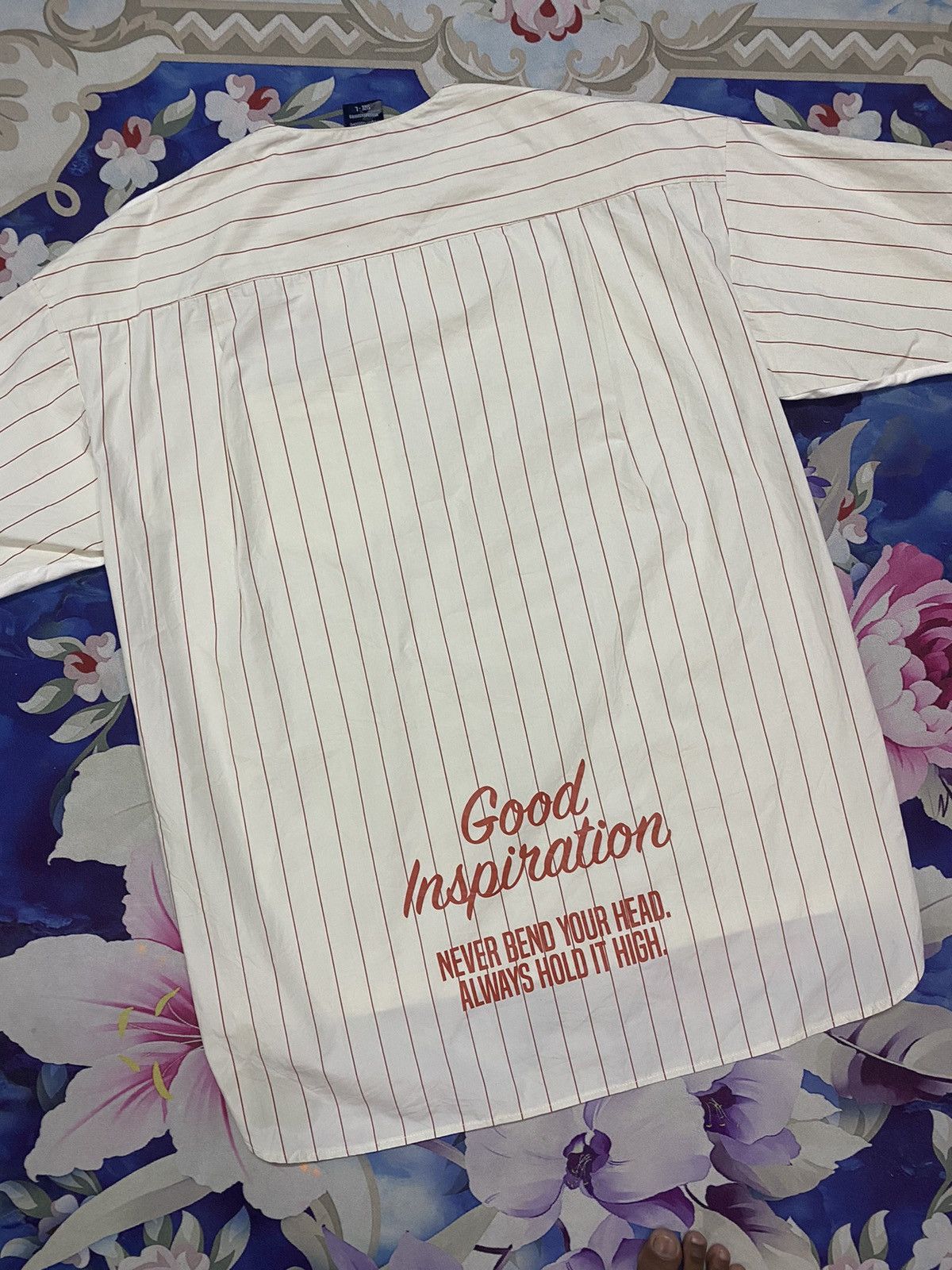 GU 🔥 Japanese Brand 🔥 MIHARA YASUHIRO X GU TSHIRT Size US L / EU 52-54 / 3 - 11 Thumbnail