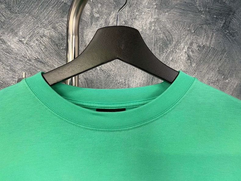 Balenciaga Balenciaga Large T-shirt green Size US M / EU 48-50 / 2 - 2 Thumbnail