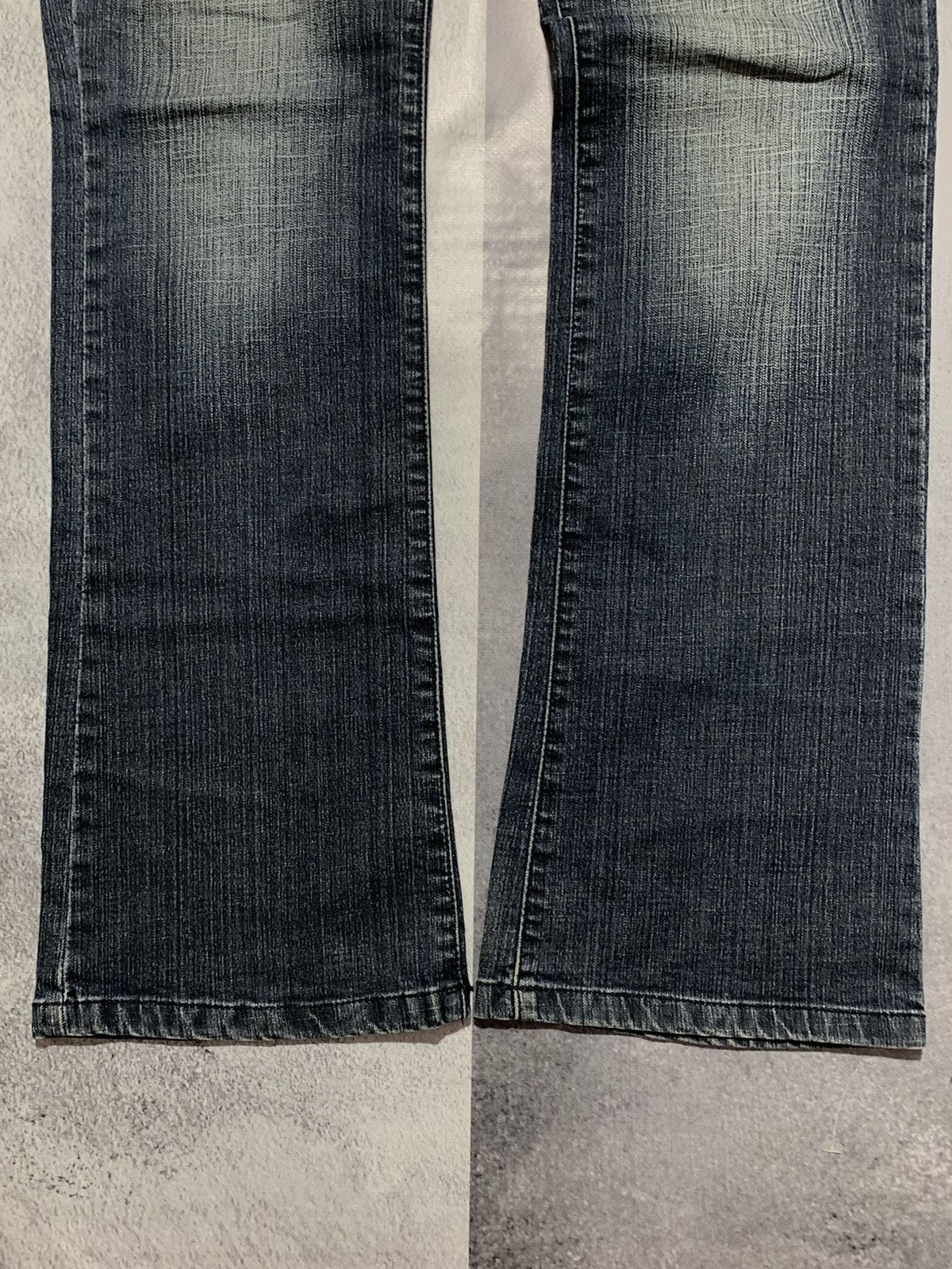 Japanese Brand × Vintage Vintage Y2K Japanese flared faded jeans denim size 28 Size 28" / US 6 / IT 42 - 7 Thumbnail
