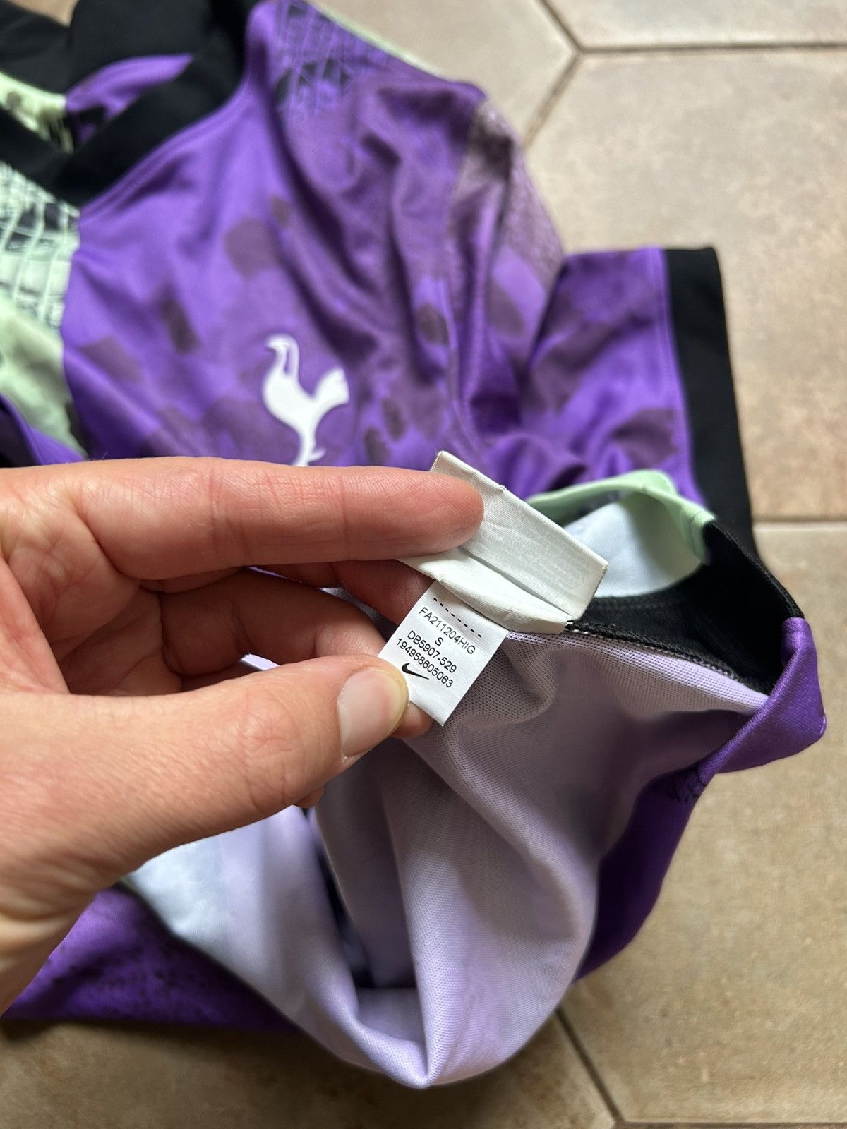 Nike Nike N-17 Tottenham Hotspurs AIA Premier League Jersey Size US S / EU 44-46 / 1 - 6 Thumbnail