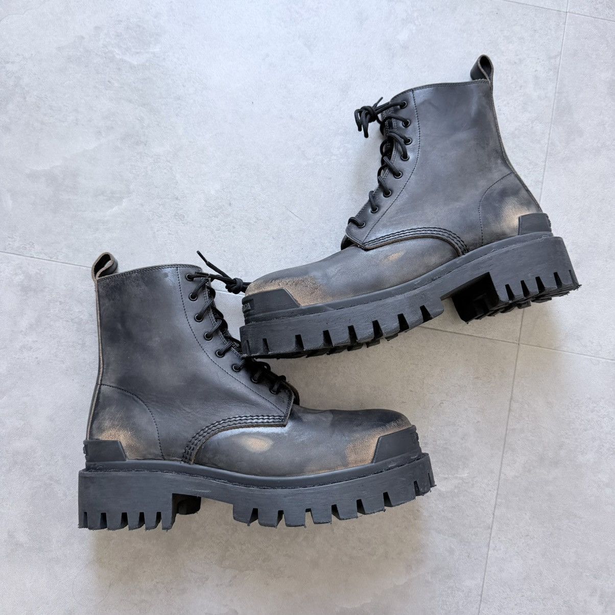 Balenciaga Balenciaga Bulldozer Boot Worn-Out Effect Rust 42 High