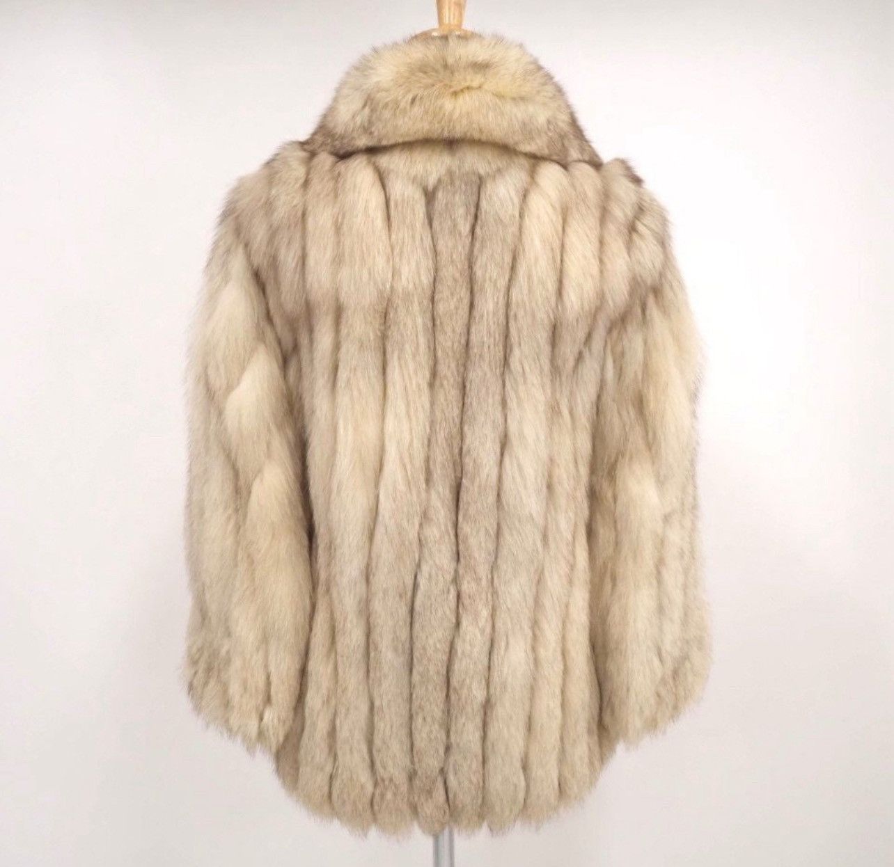 Vintage Vintage fox fur coat Size M / US 6-8 / IT 42-44 - 4 Thumbnail