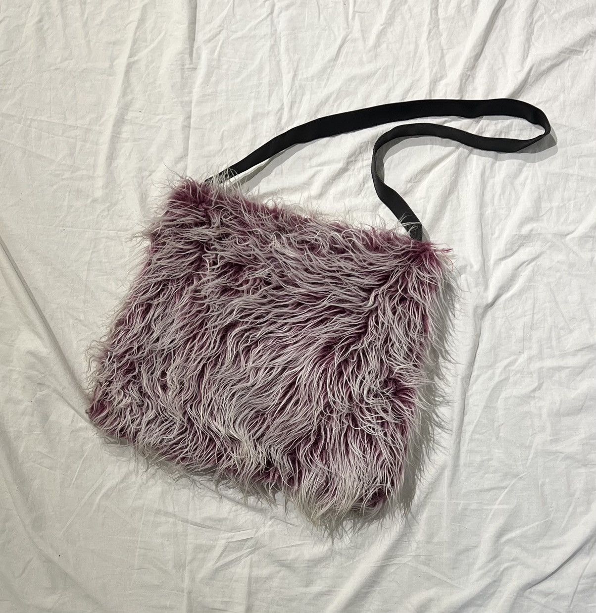 Japanese Brand Vintage faux fur gothic punky shoulder bag Size ONE SIZE - 1 Thumbnail