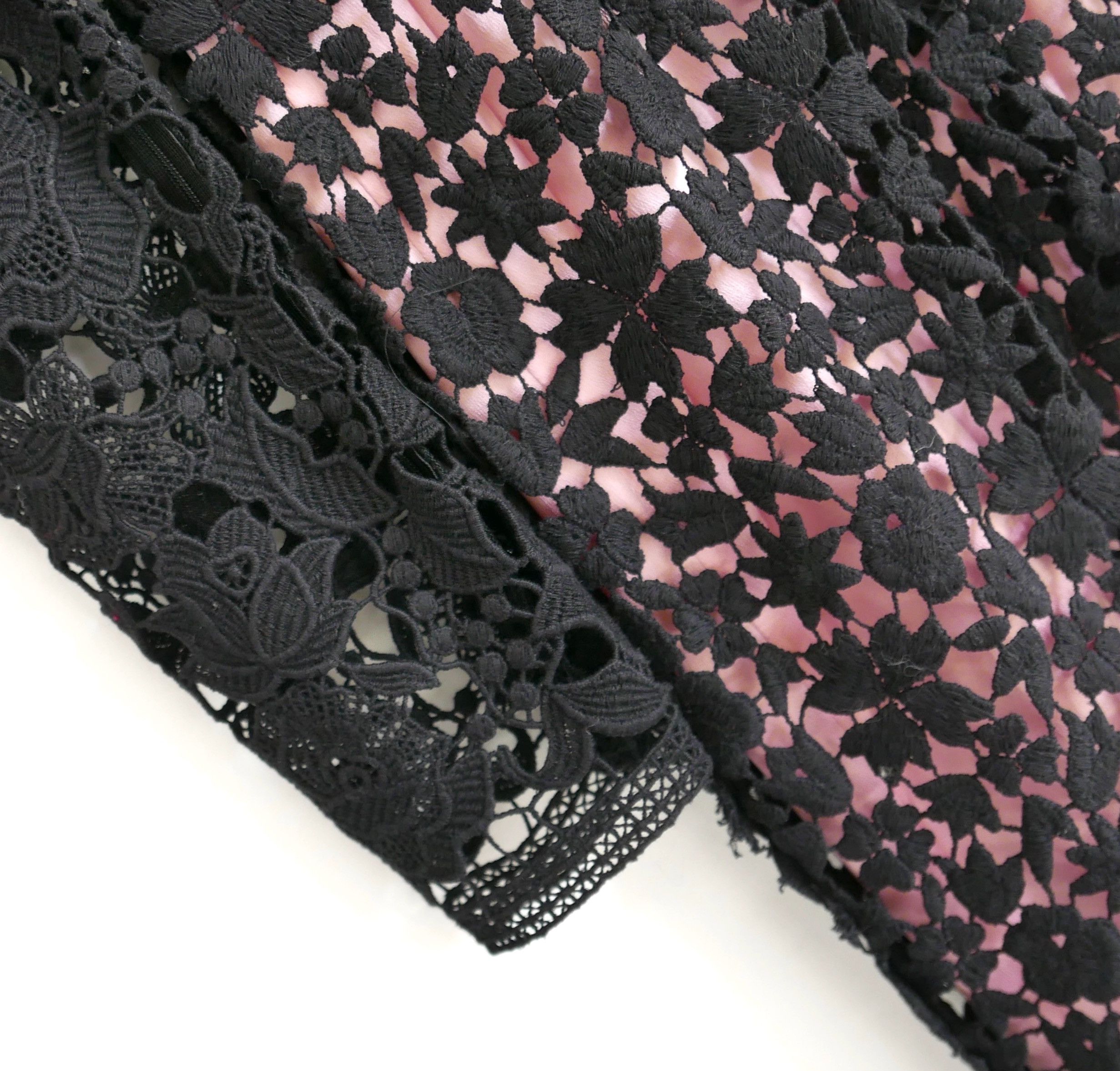 Dolce & Gabbana Dolce & Gabbana Fall 2010 Black Lace Pink Silk Lined Dress Size S / US 4 / IT 40 - 4 Thumbnail