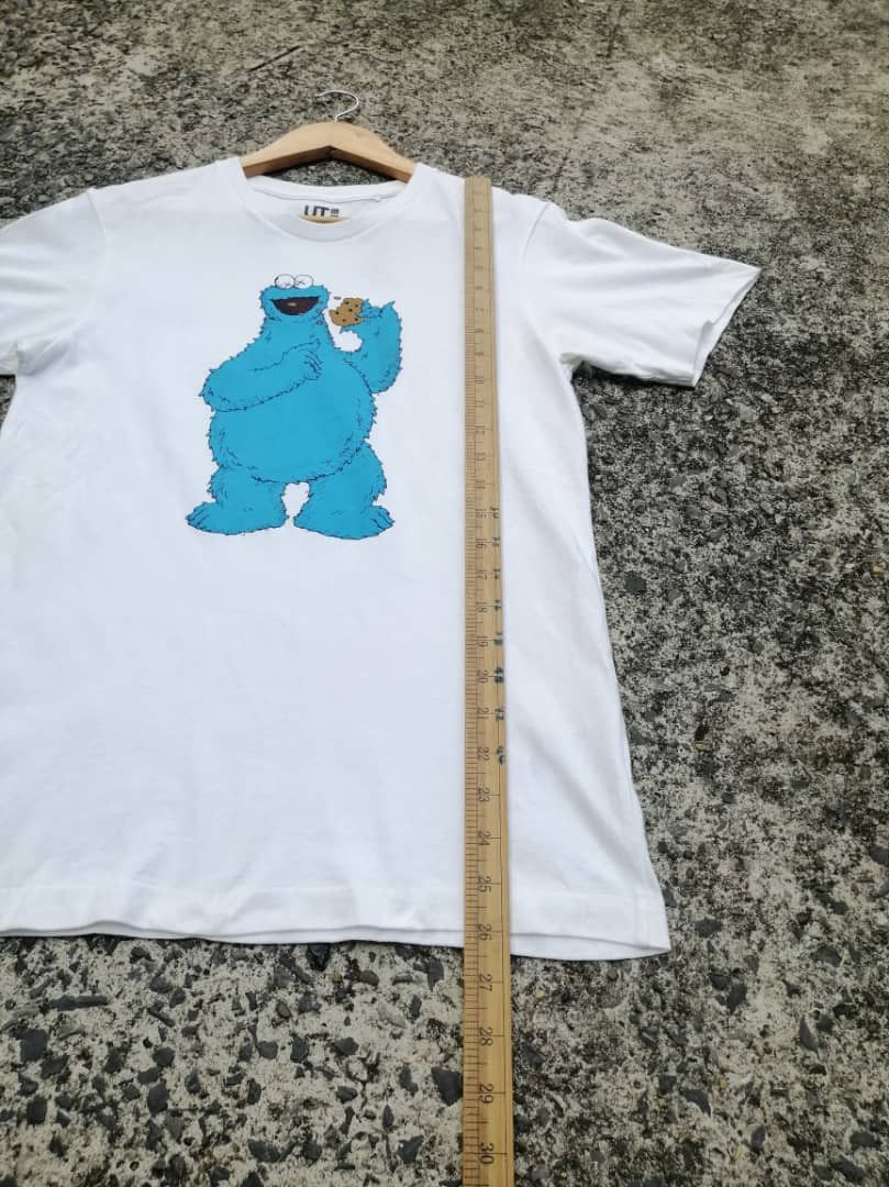 Kaws × Uniqlo Uniqlo X Kaws Sesame Street Cookie Monster Tee Size US S / EU 44-46 / 1 - 4 Thumbnail