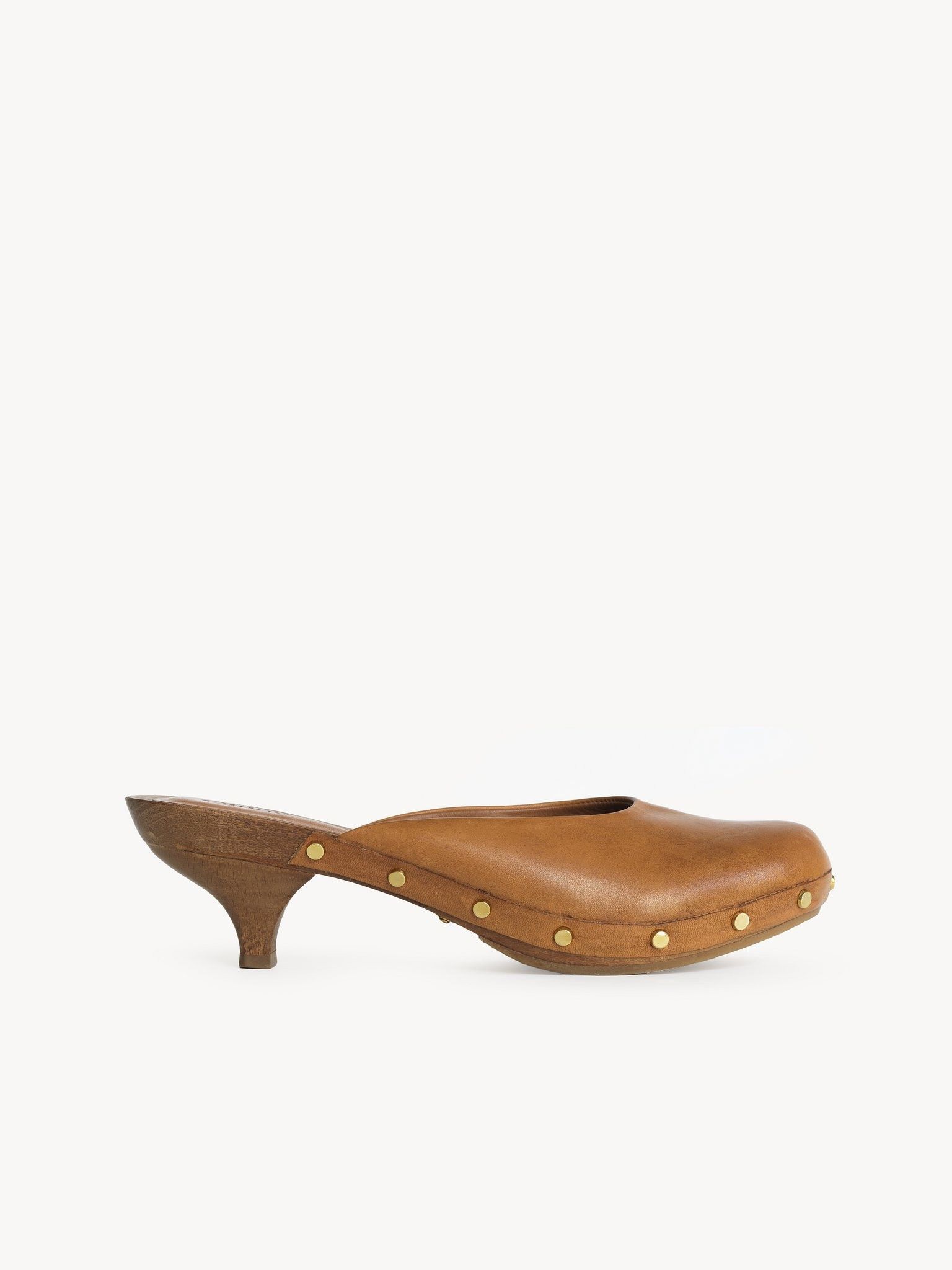 oc11z0825 Judith Clog in Smooth Tan
