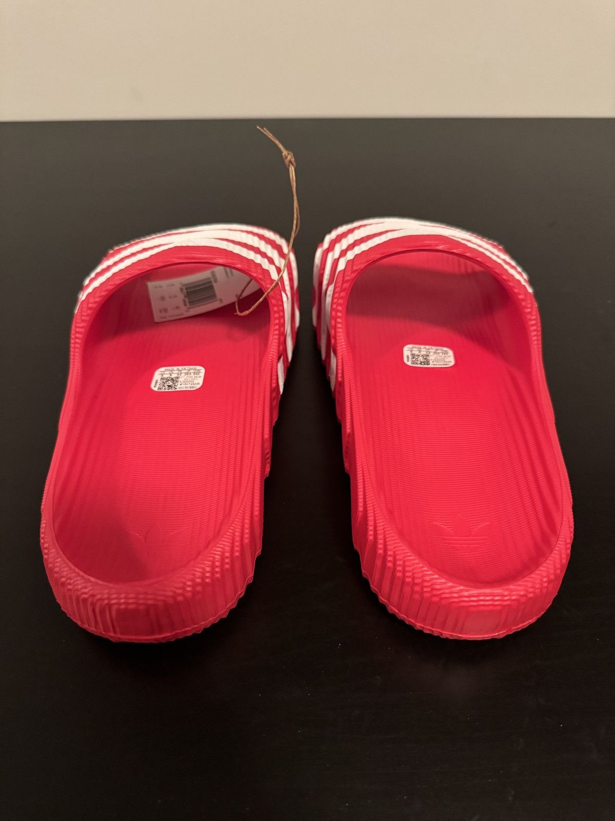 Adidas ADIDAS ADILETTE 22 SLIDES BETTER SCARLET CLOUD WHITE Size US 8 / EU 41 - 4 Thumbnail