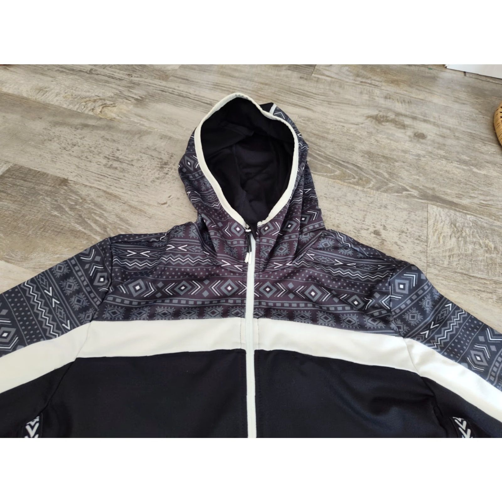 Vintage VINTAGE Swix Women's Tista Mid-Layer Top Skiing Aztec Print Black M Size M / US 6-8 / IT 42-44 - 6 Thumbnail