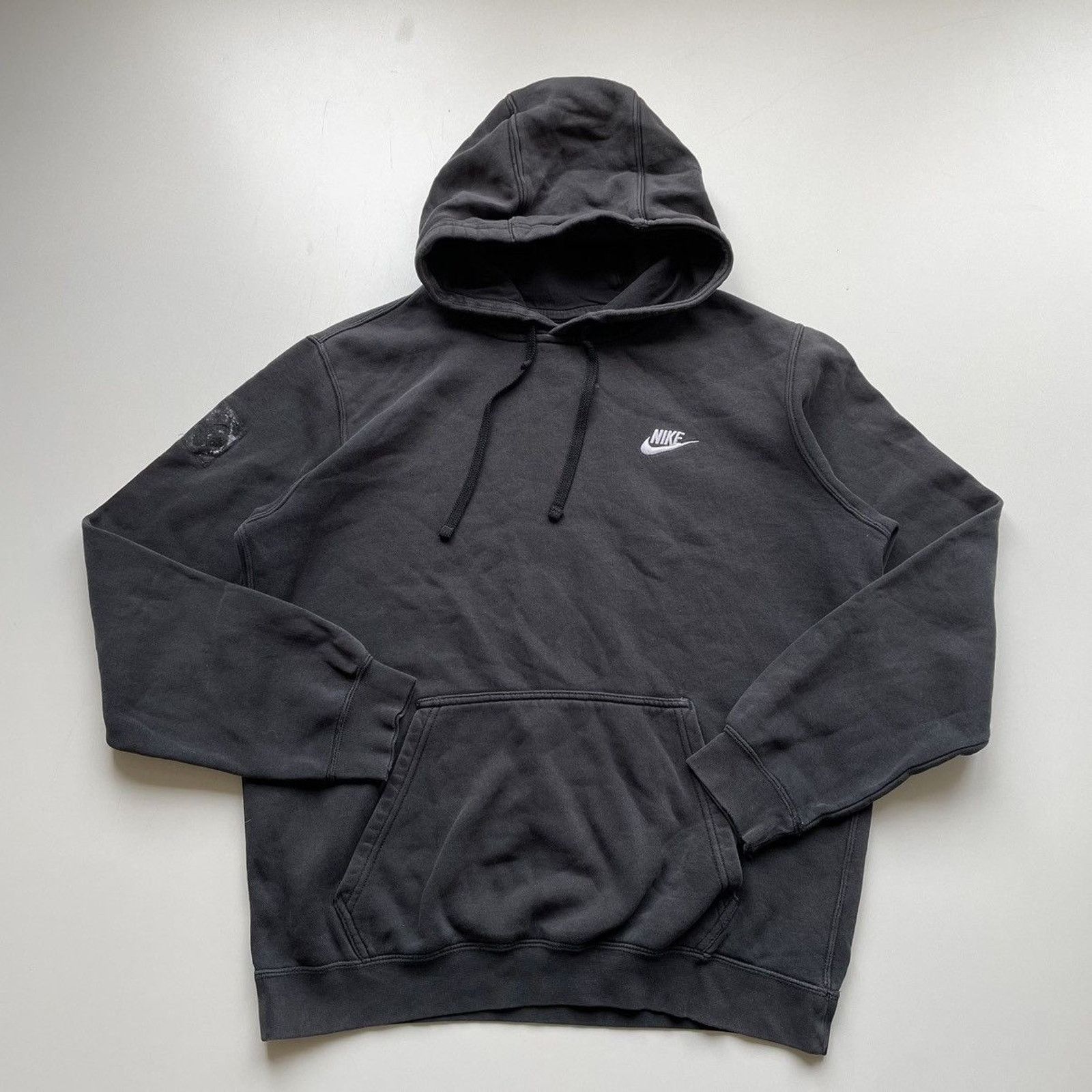 Nike Vintage Y2K Nike Swoosh Basic Hoodie Sweatshirt Medium Black Size US M / EU 48-50 / 2 - 1 Thumbnail