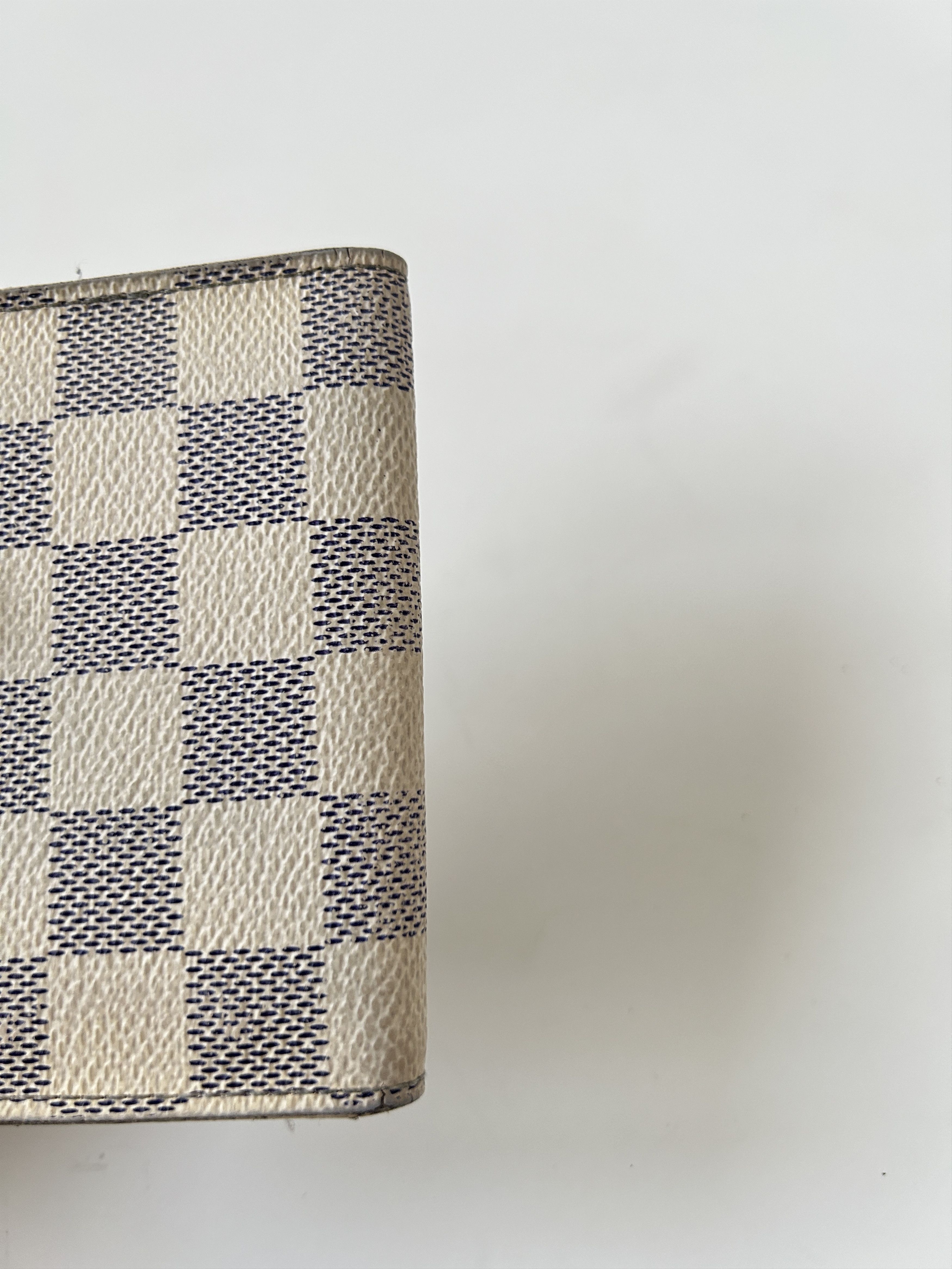 Louis Vuitton Louis Vuitton damier azur key holder Size ONE SIZE - 7 Thumbnail