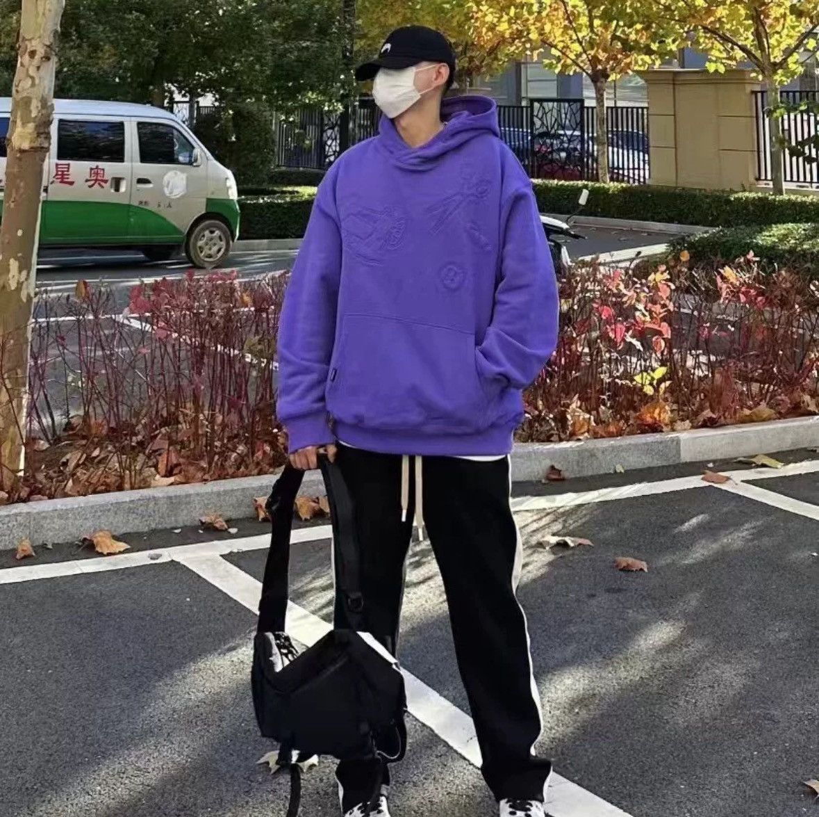 Louis Vuitton Louis Vuitton Lv Purple cotton long sleeved sweatshirt Size US L / EU 52-54 / 3 - 9 Thumbnail