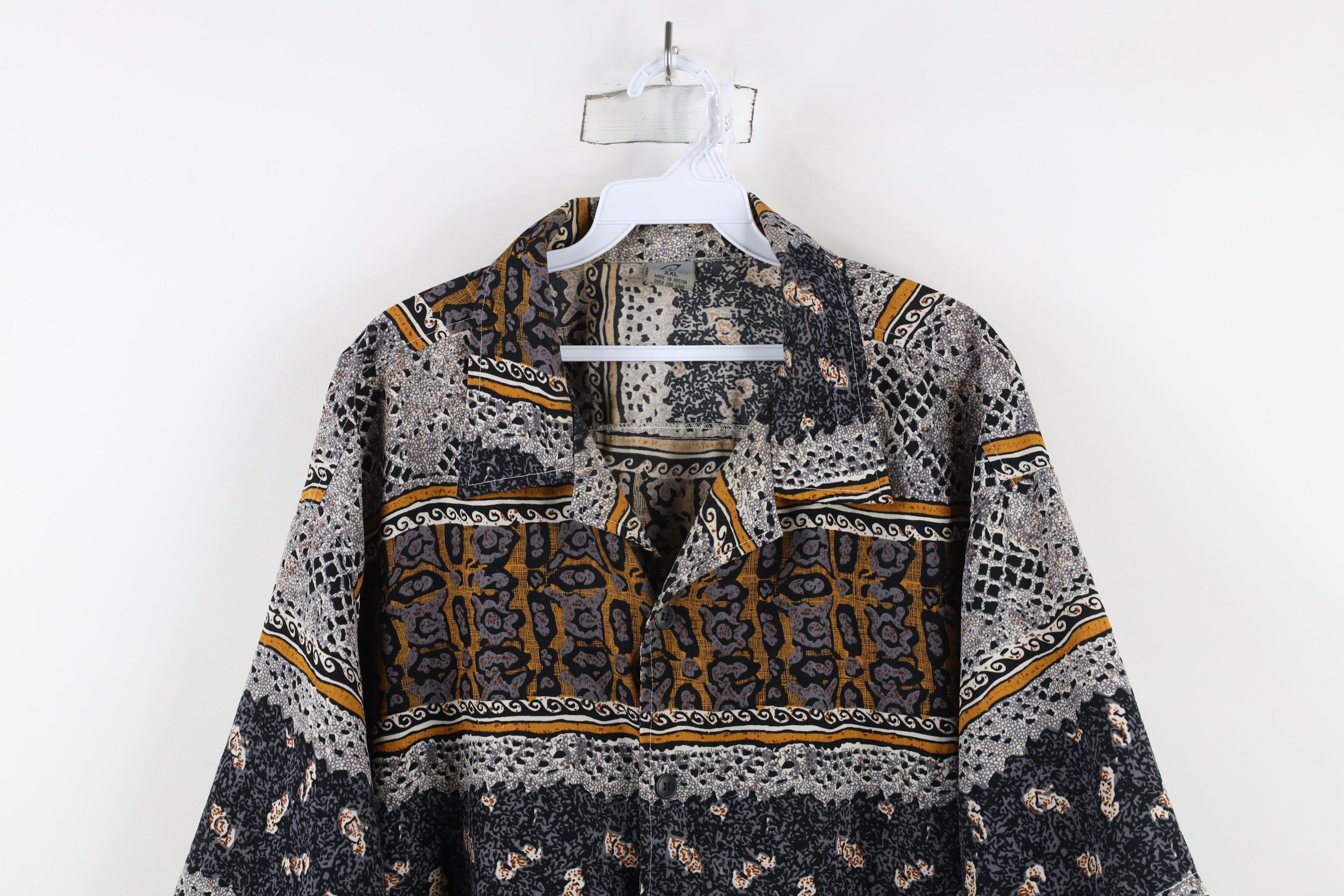 Vintage Vintage 90s Streetwear Faded Geometric Hawaiian Button Shirt Size US XXL / EU 58 / 5 - 2 Thumbnail