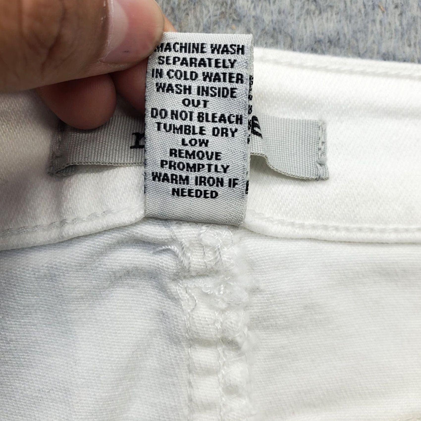 Denime Refuge Womens Denim Shorts 6 White Comfort Stretch 5-Pocket Distressed Cuffed Summer Casual Relaxed Fit Size 28" / US 6 / IT 42 - 7 Thumbnail