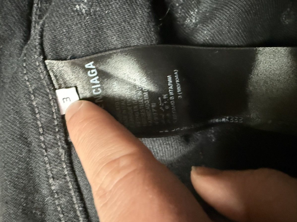 Balenciaga S/S23 Mudshow Slashed Destroyed Denim Jacket Size US L / EU 52-54 / 3 - 6 Thumbnail