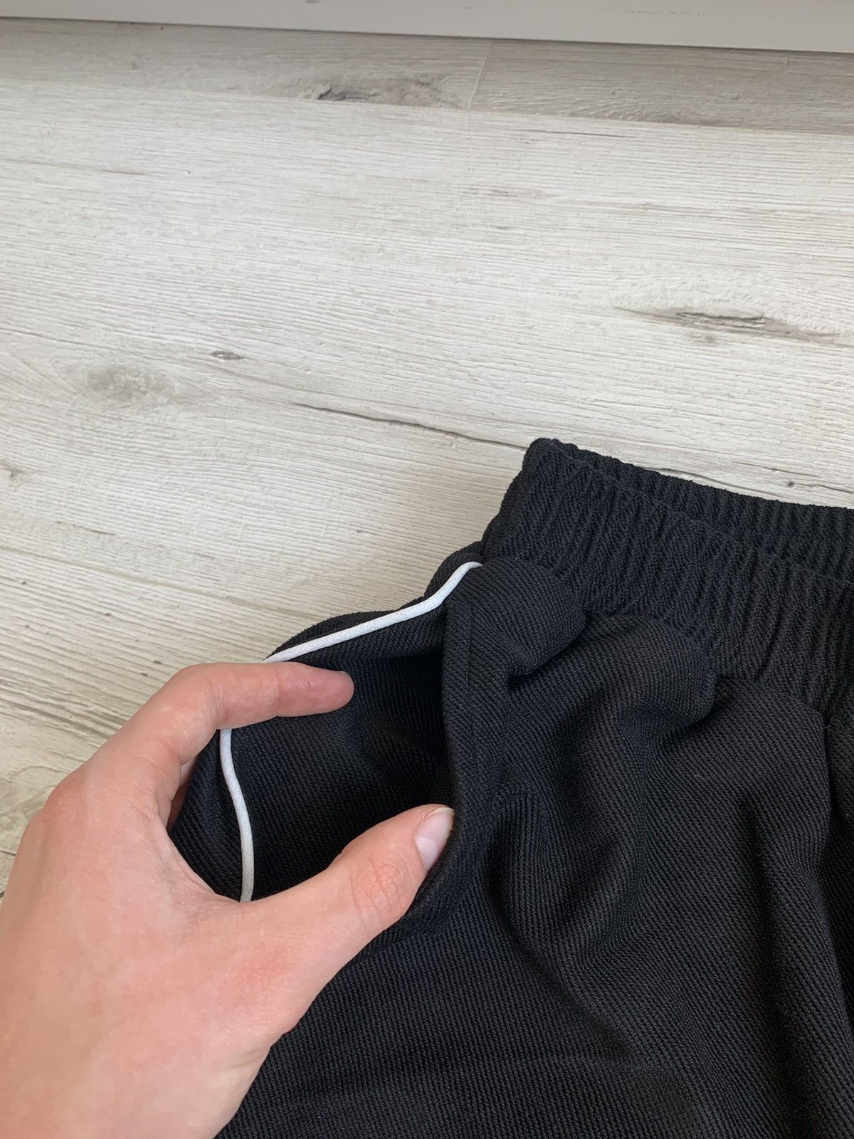 Japanese Brand × WE11DONE We11 Done Black Cotton Logo Shorts M size Size US 32 / EU 48 - 2 Thumbnail