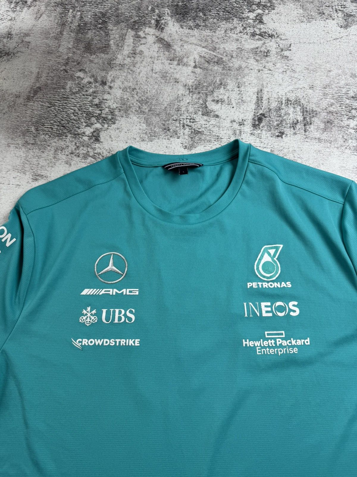 Tommy Hilfiger x2 Petronas AMG Winners 2021 2022 Moto Racing Formula 1 T Shirt Men’s Tee Jersey Size US L / EU 52-54 / 3 - 13 Thumbnail