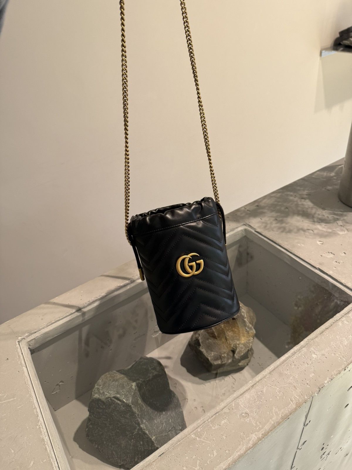 Gucci BNWT Gucci GG Marmont Bucket Bag Size ONE SIZE - 4 Thumbnail