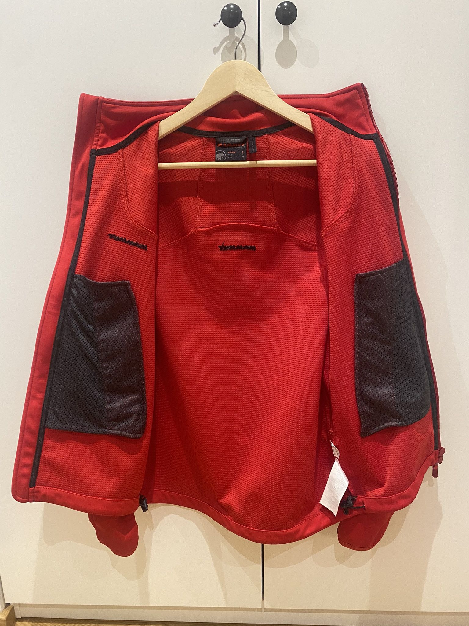 Mammut Mammut Ultimate Advanced Jacket Size S Size US S / EU 44-46 / 1 - 3 Thumbnail