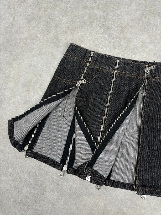 Dolce & Gabbana SS2003 Dolce & Gabbana Navy Denim Multi-Zip Skirt Size 28" / US 6 / IT 42 - 11 Thumbnail