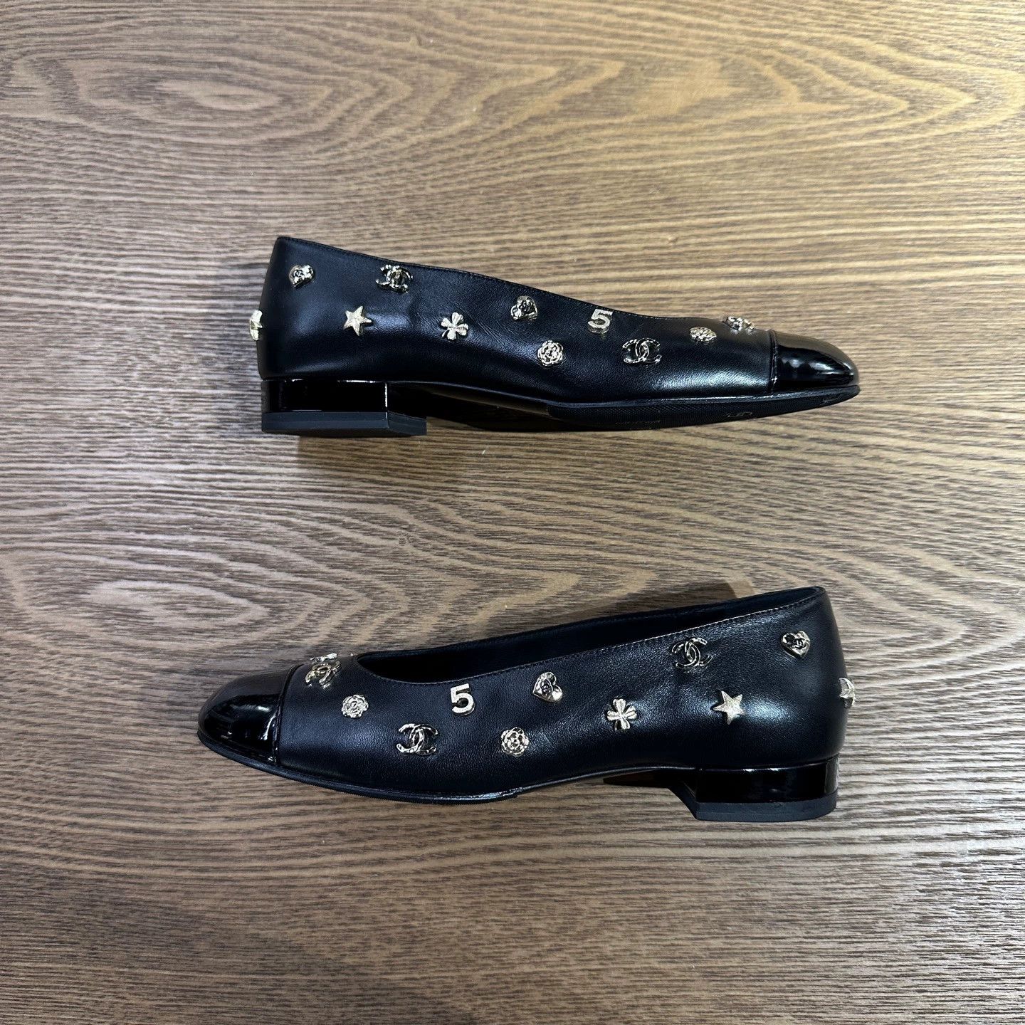 Chanel Chanel may884 Vic Crystal-Embellished Flat Shoes 35.5 Size US 5 / IT 35 - 3 Thumbnail