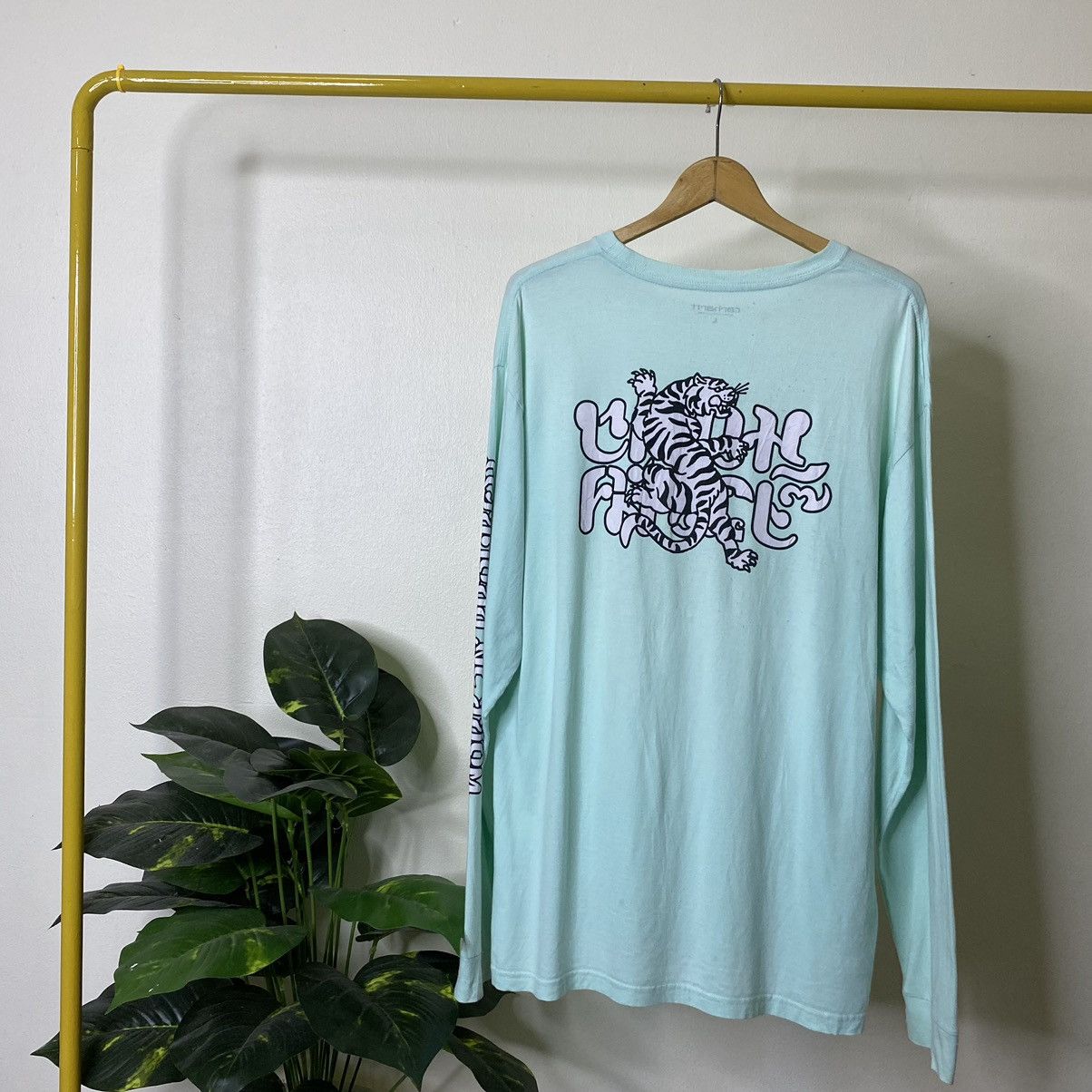Carhartt Wip Carhartt WIP Thai Font Nice Design L/S T Shirt Size US L / EU 52-54 / 3 - 1 Thumbnail
