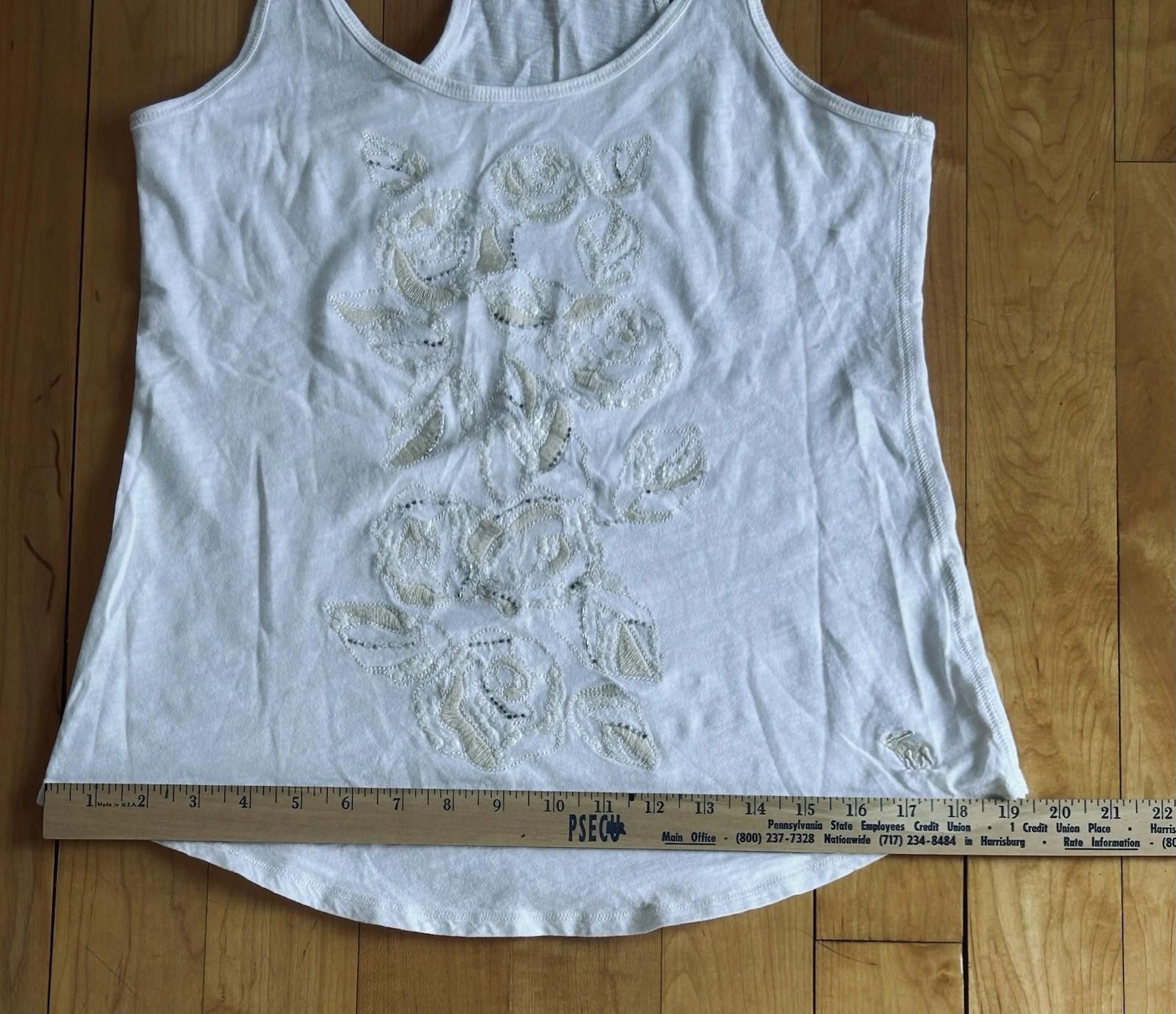 Abercrombie & Fitch Abercrombie & Fitch sz M Y2K White Embroidered Beaded Tank Size S / US 4 / IT 40 - 7 Thumbnail