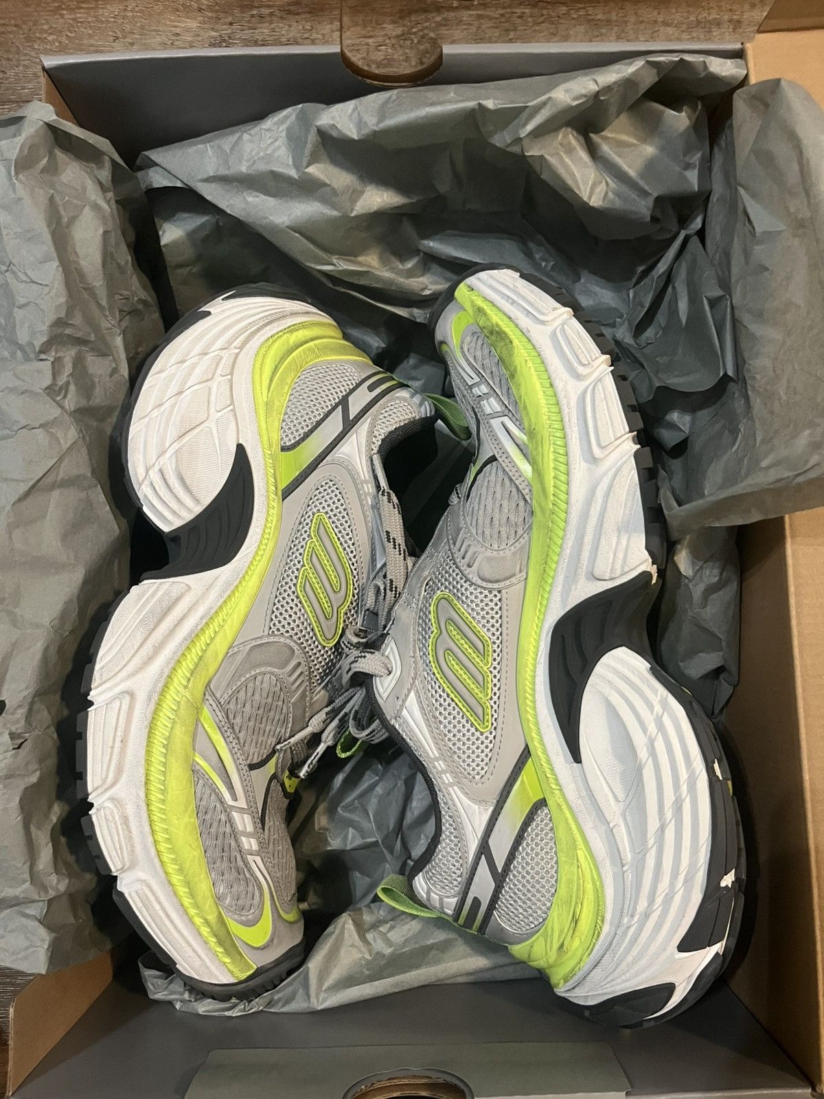 Balenciaga 6XL
