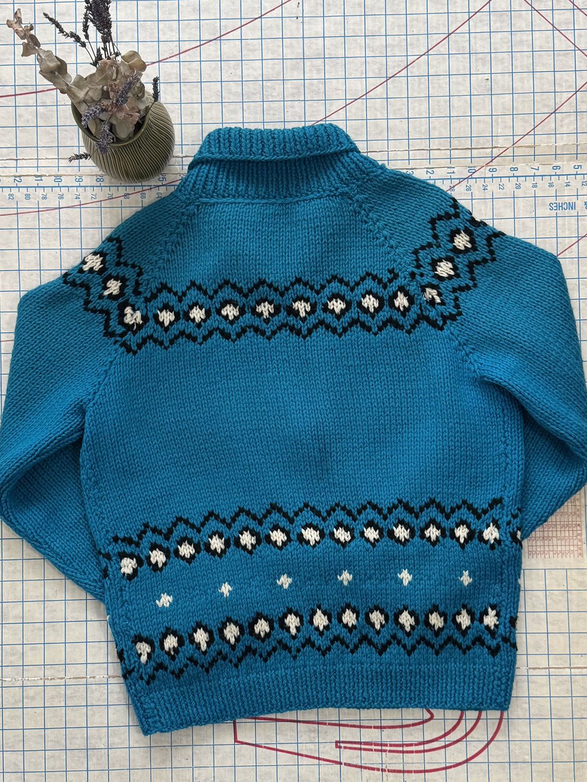 Vintage Vintage 60’s Patterned Cowichan Sweater Talon Zip Fits Med Size US M / EU 48-50 / 2 - 9 Thumbnail