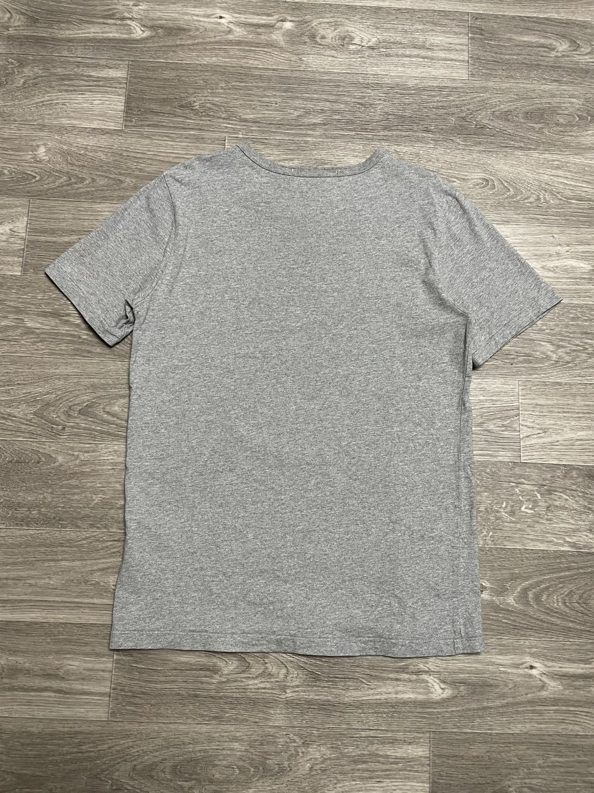 Comme des Garcons PLAY Vintage Comme Des Garcons Play Heart Logo Gray T-Shirt Y2K Size US XL / EU 56 / 4 - 12 Thumbnail