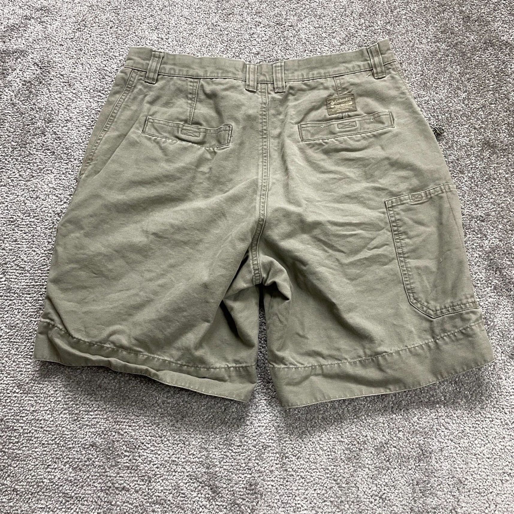 Vintage Columbia Chino Shorts Mens 32 Khaki Brown Solid Cotton Pockets Active Outdoor Size US 32 / EU 48 - 2 Thumbnail
