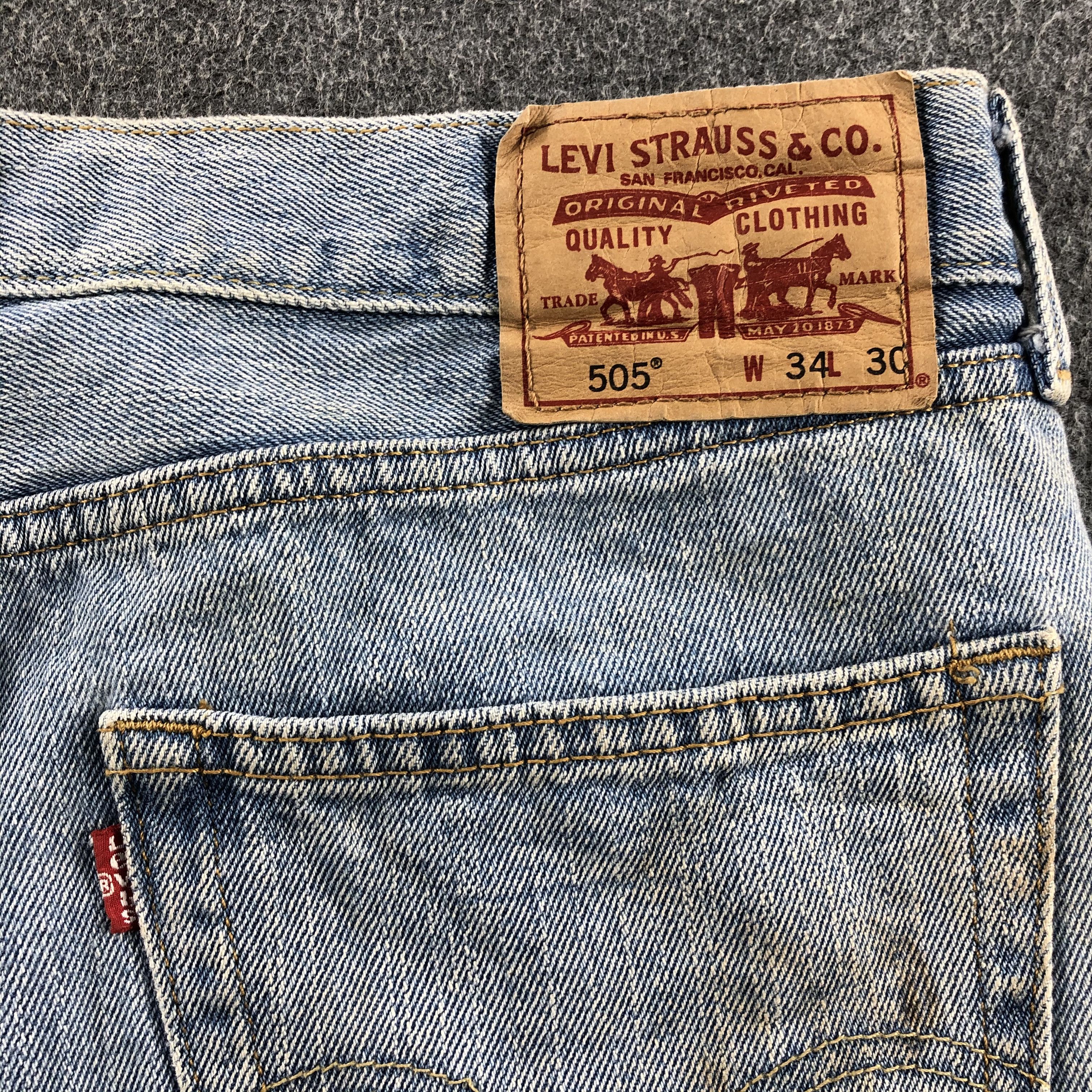Levi's Vintage Light Wash Levis 505 Jeans-J1265 Size US 35 - 5 Thumbnail