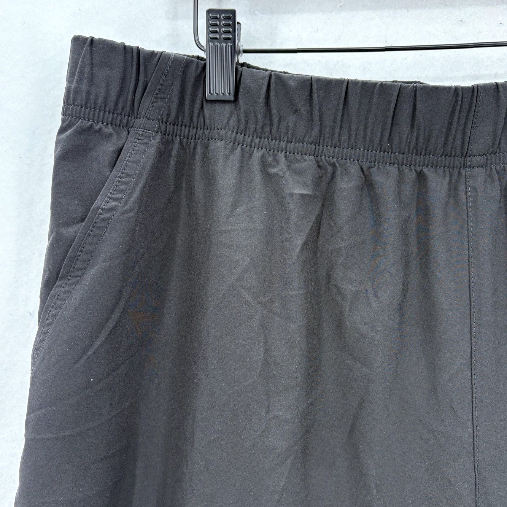 Duluth Trading Company Duluth Nine to Fine Synthetic Pull-On Capri Pants Womens XL Black Stretch Work Size 40" / US 18 - 3 Thumbnail