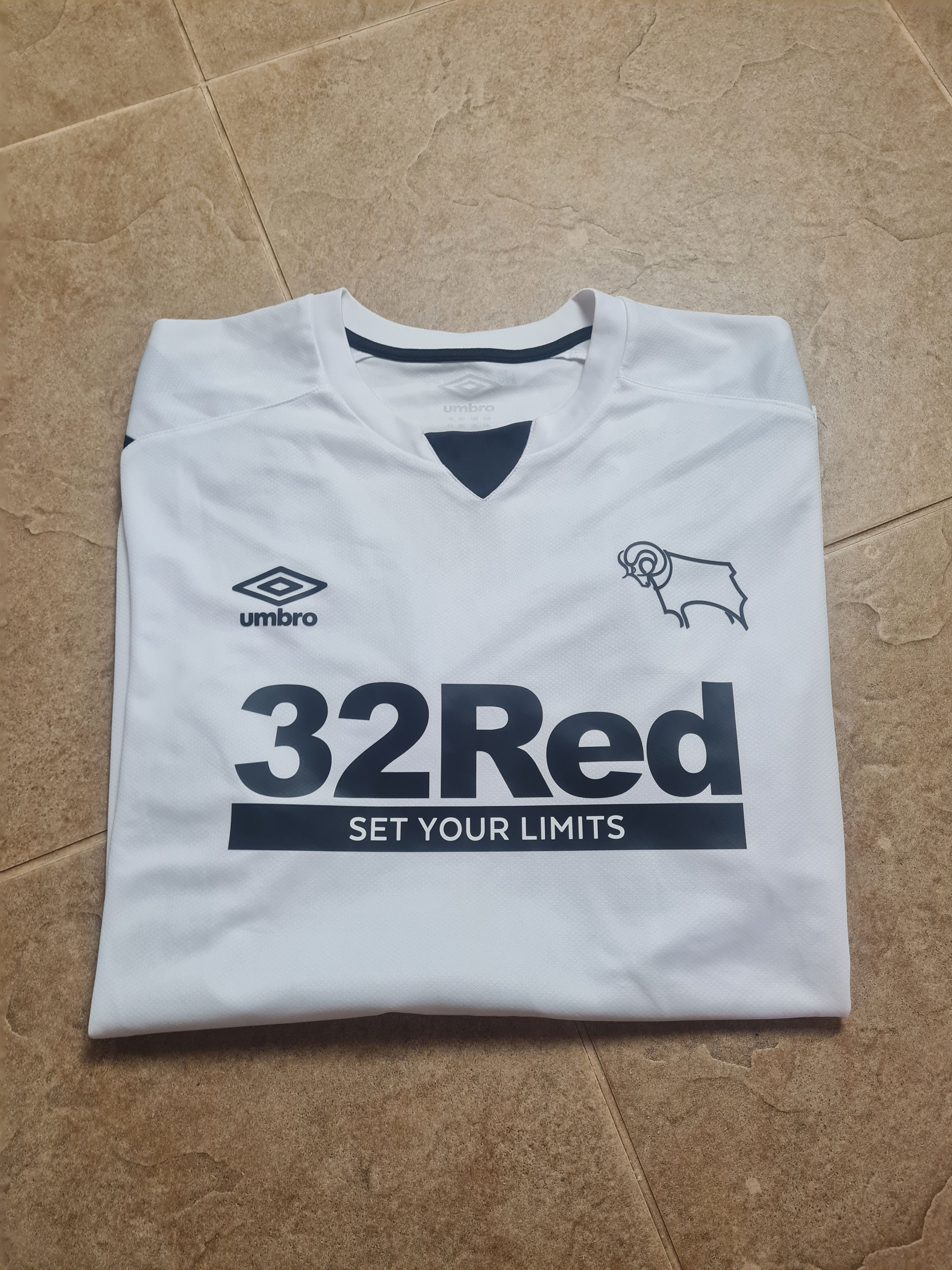 Umbro Soccer Jersey Derby County Football Shirt Umbro #50 Simon Size US XXL / EU 58 / 5 - 15 Thumbnail