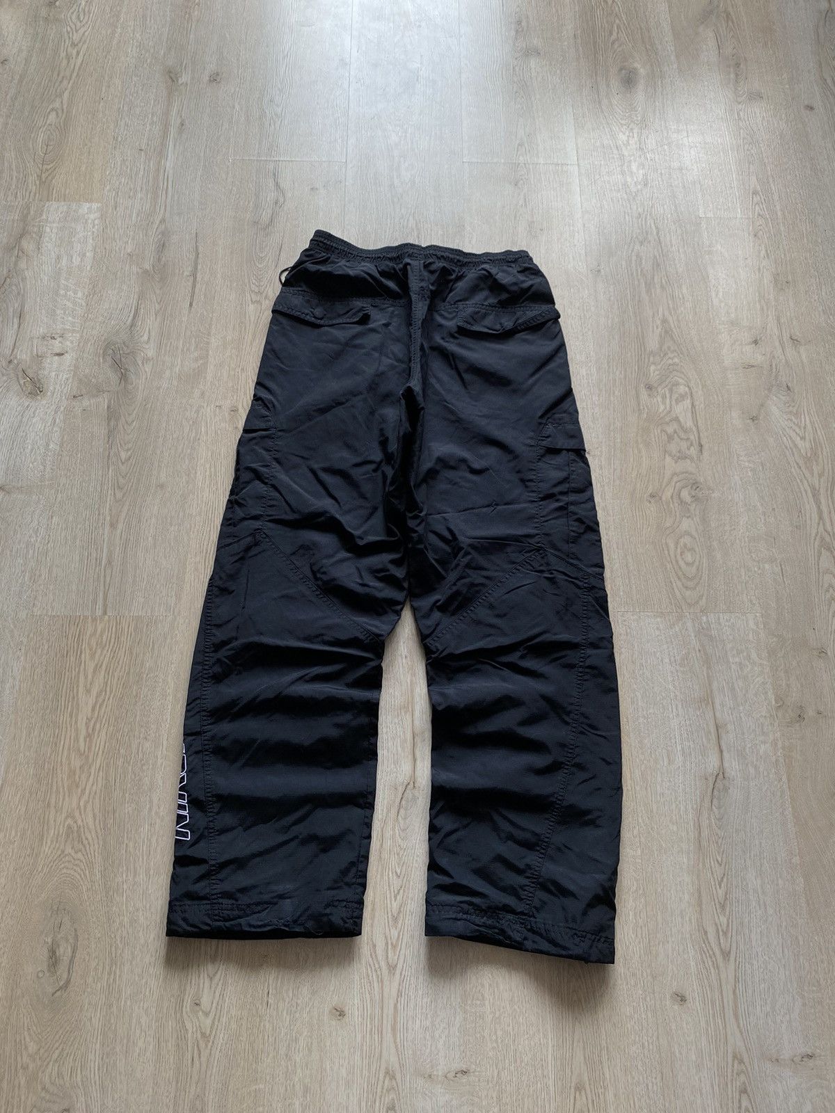 Japanese Brand × Nike × Vintage Nike Vintage Nylon Drill Pants mini swoosh Baggy Japanese Size US 32 / EU 48 - 7 Thumbnail