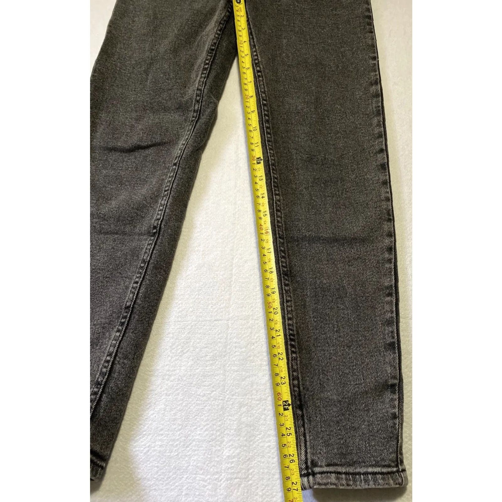 Vintage Pull&Bear Jeans Women’s 6 Pepper Gray Mid Rise Skinny Denim / 28-8 Slim Fit Womens Jeans - Denim Light Wash Zip Closure 27 Inseam Black Size 28" / US 6 / IT 42 - 7 Thumbnail