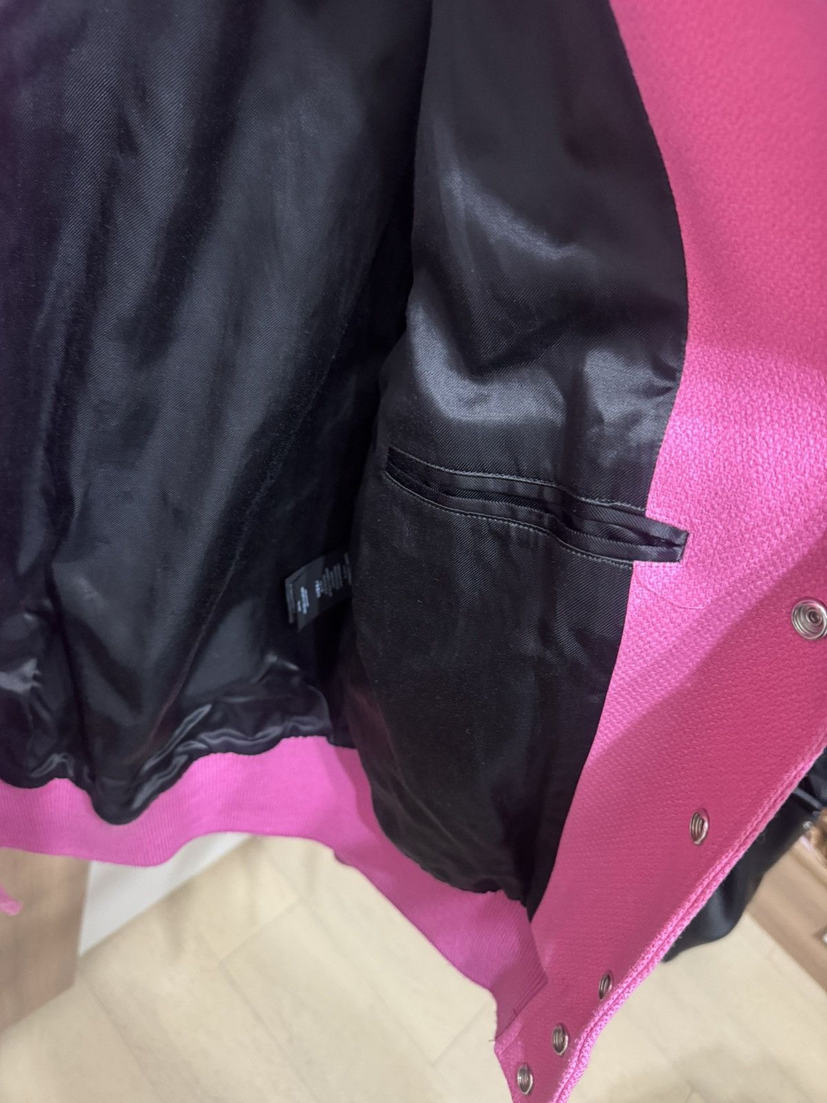 Saint Laurent Paris Saint Laurent pink teddy varsity jacket EU 50 Size US M / EU 48-50 / 2 - 10 Thumbnail
