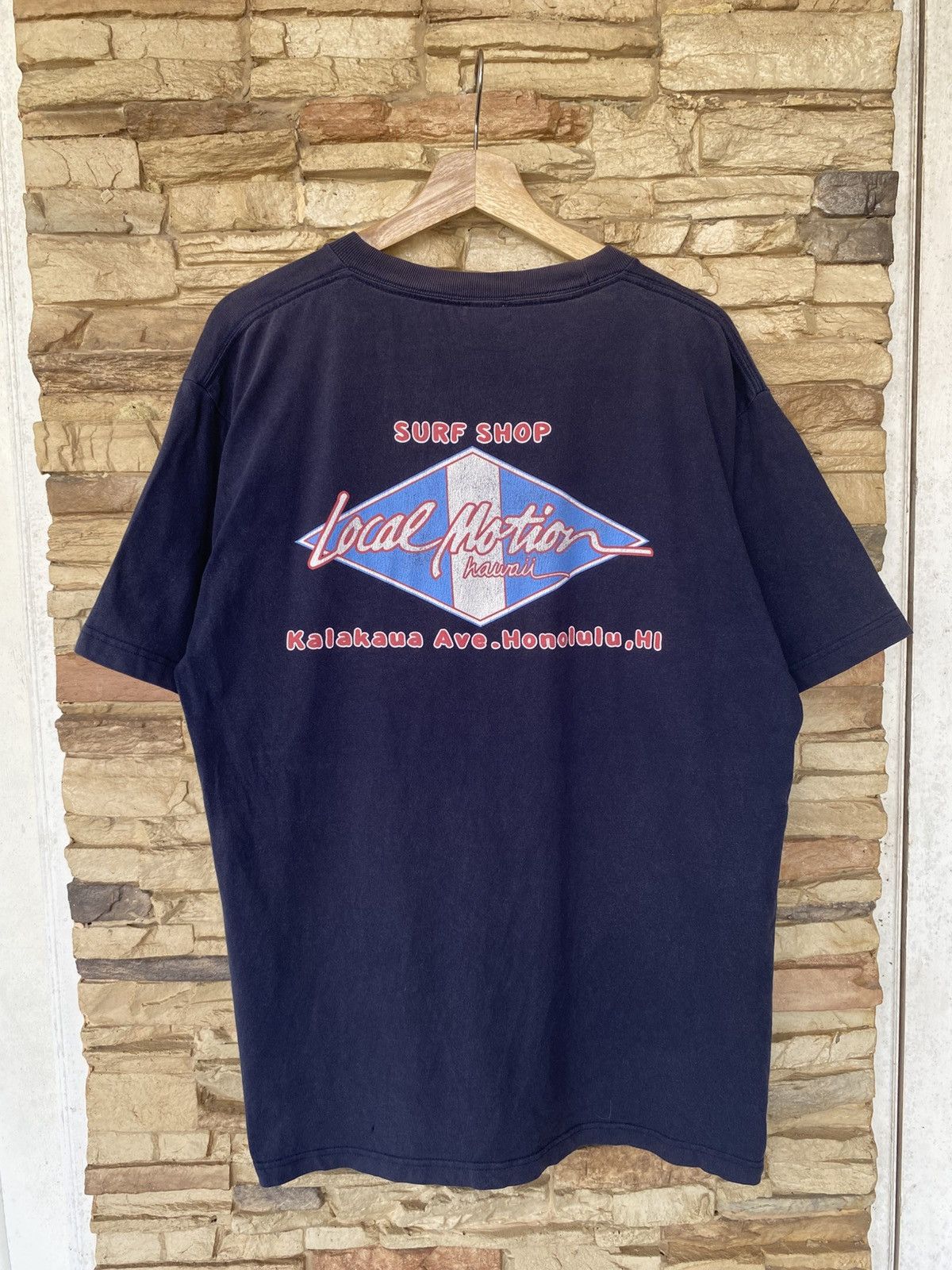 Vintage Vintage 90s Local Motion Hawaii Backhit Logo Print Surfing Tees Size US XL / EU 56 / 4 - 1 Thumbnail