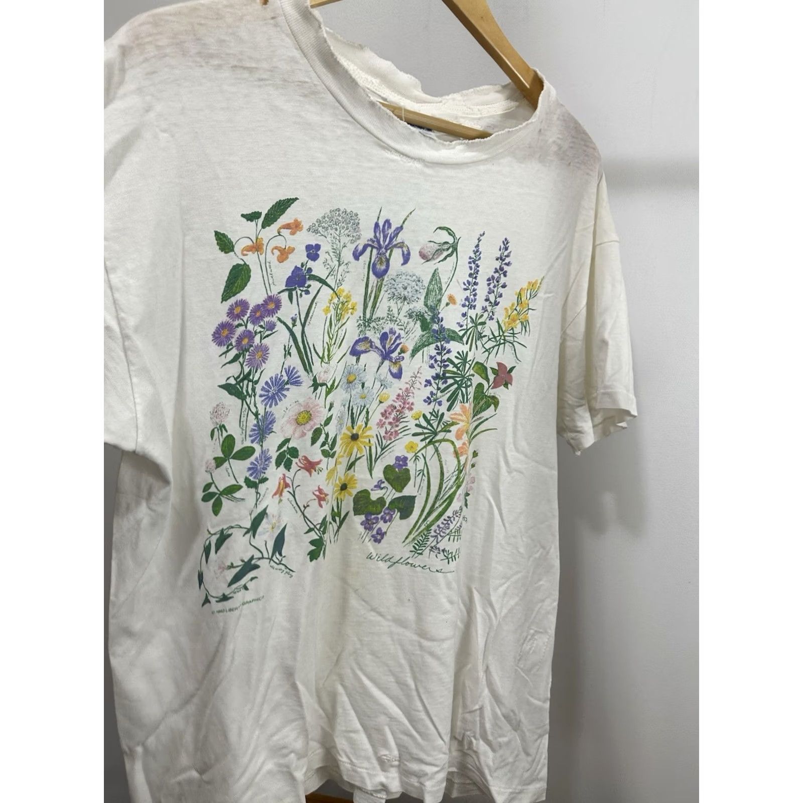 Hanes VTG 90s Wildflower Thrashed Worn Thin Cotton Beautiful Alteration T-Shirt L White Hanes Shirt Men Size L Womens Mens Girls Boys Size US L / EU 52-54 / 3 - 4 Thumbnail
