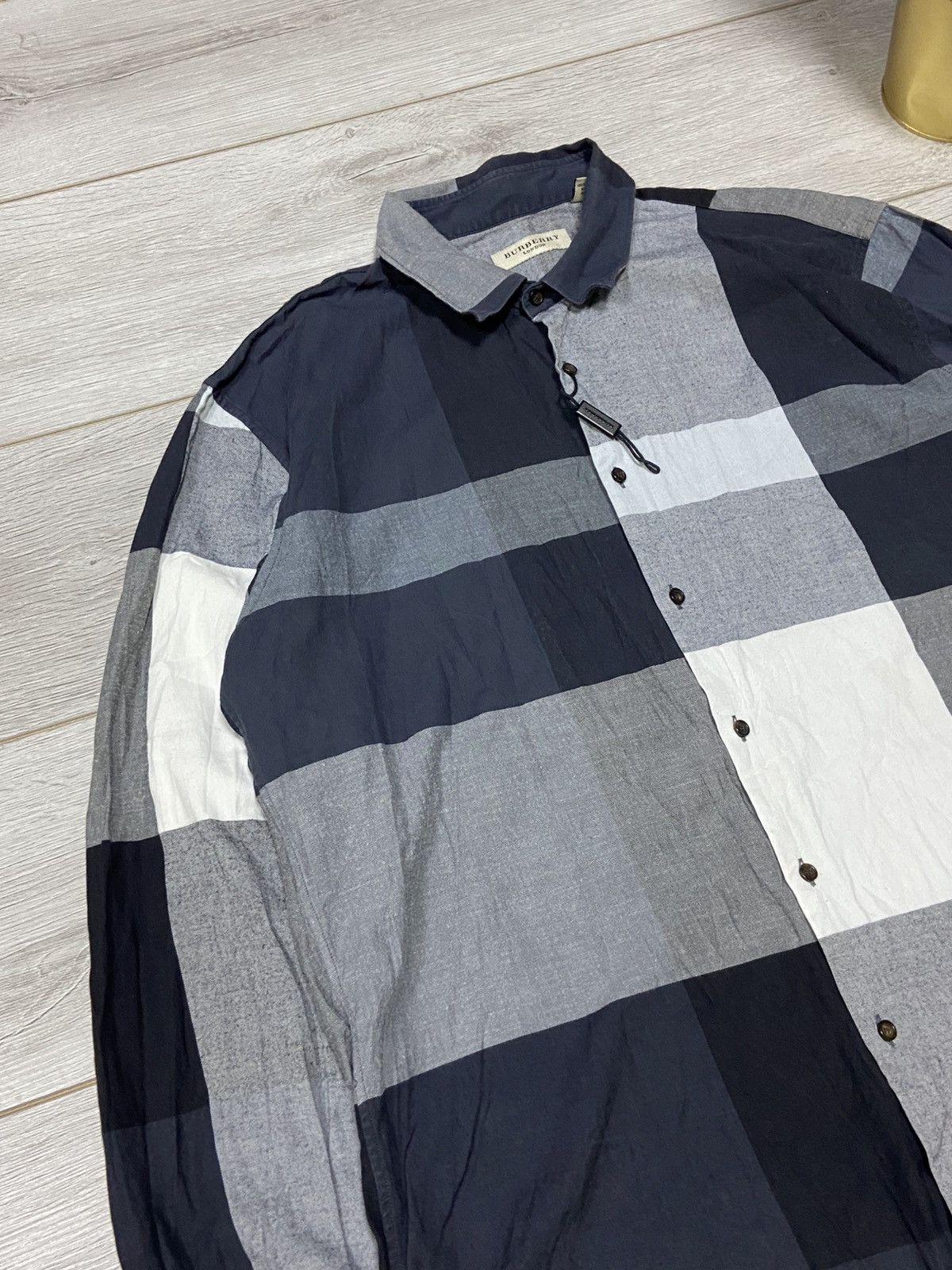 Burberry × Vintage Burberry Brit vintage shirt nova check buttons Size US XL / EU 56 / 4 - 3 Thumbnail