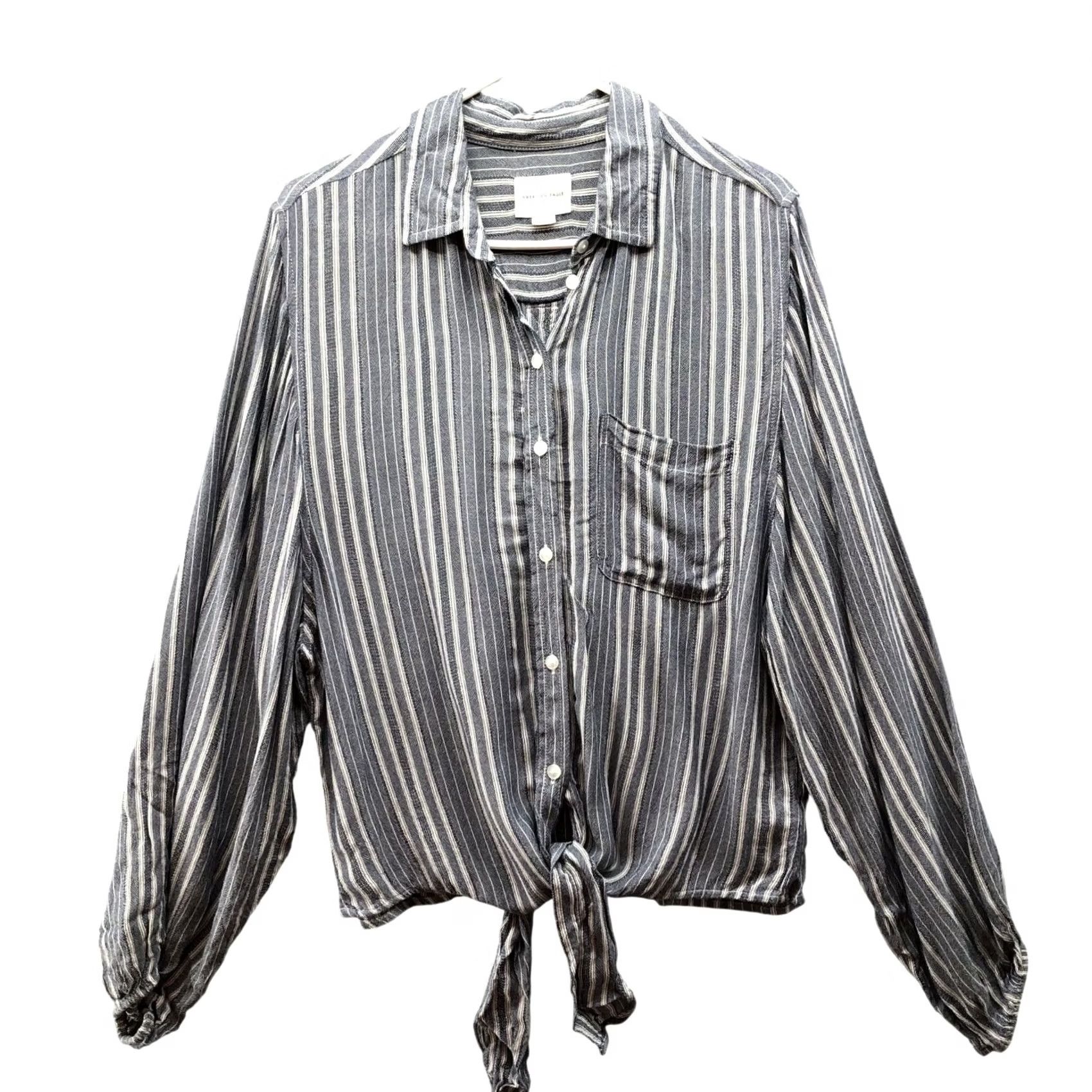 American Eagle Outfitters VINTAGE American Eagle Button-Up Shirt Womens S Tie Front Relaxed Blue Rayon Size S / US 4 / IT 40 - 2 Thumbnail