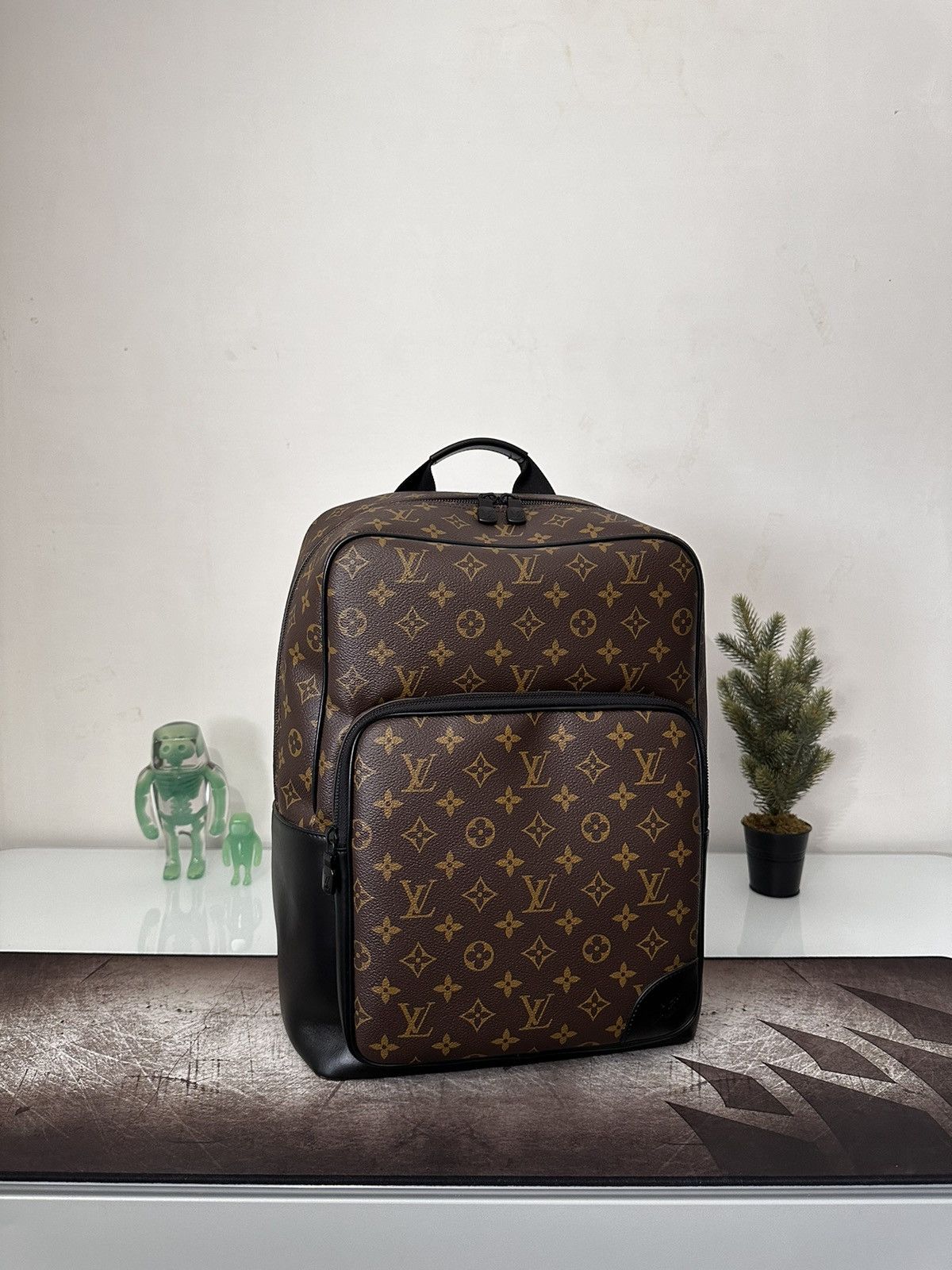 Louis Vuitton Dean Backpack | Grailed display picture 1