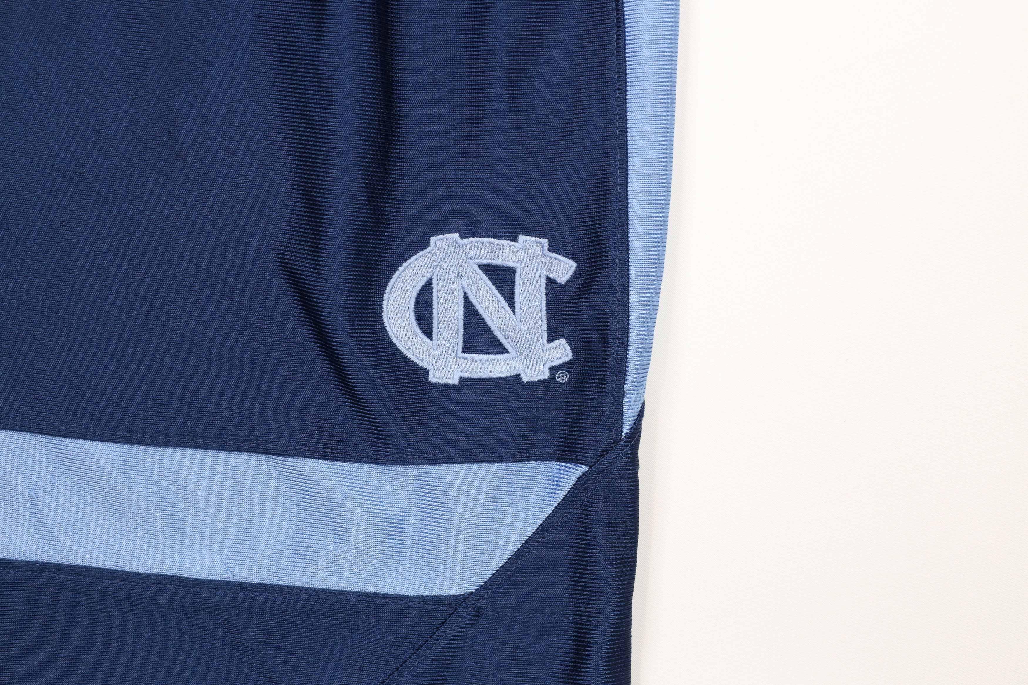 Nike × Vintage Vintage Nike Air Jordan of North Carolina Basketball Shorts Size US 36 / EU 52 - 4 Thumbnail