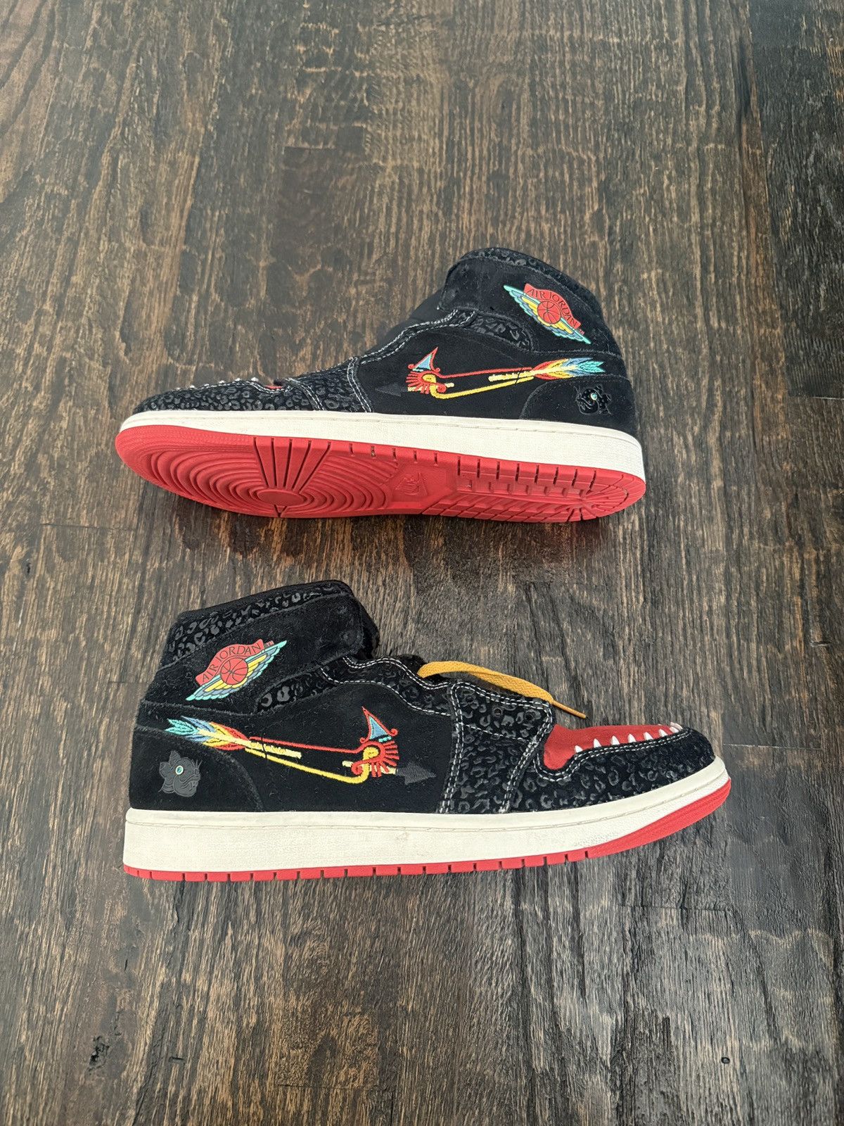 Jordan Brand Jordan 1 Mid Familia SE Siempre Size US 9 / EU 42 - 3 Thumbnail