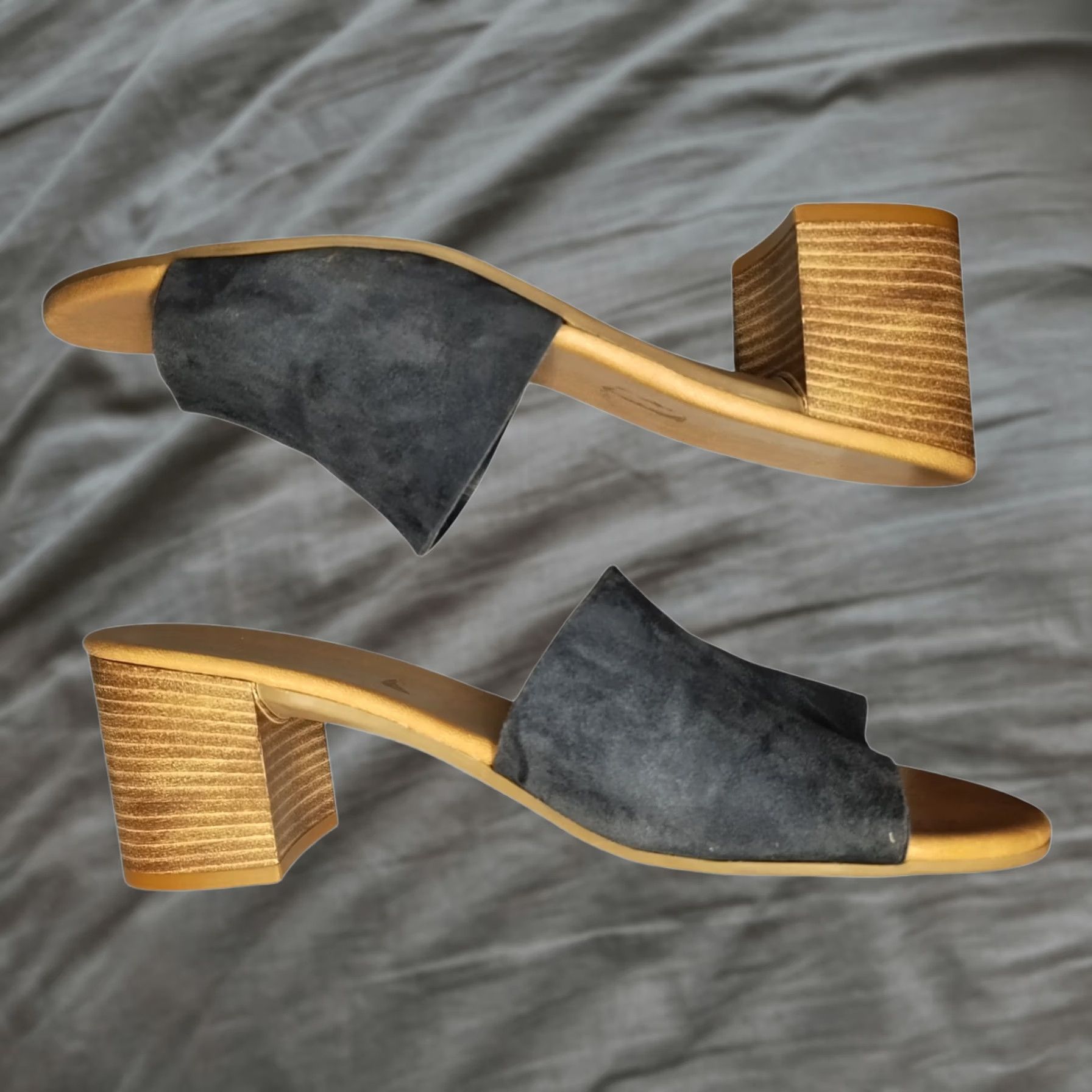 Vintage Mila Paoli Slide Sandals Womens US Size 8 Tan Navy Block Heel Comfort Slip On Size Womens 8 Tan Navy Slide Sandals Size US 8 / IT 38 - 1 Thumbnail